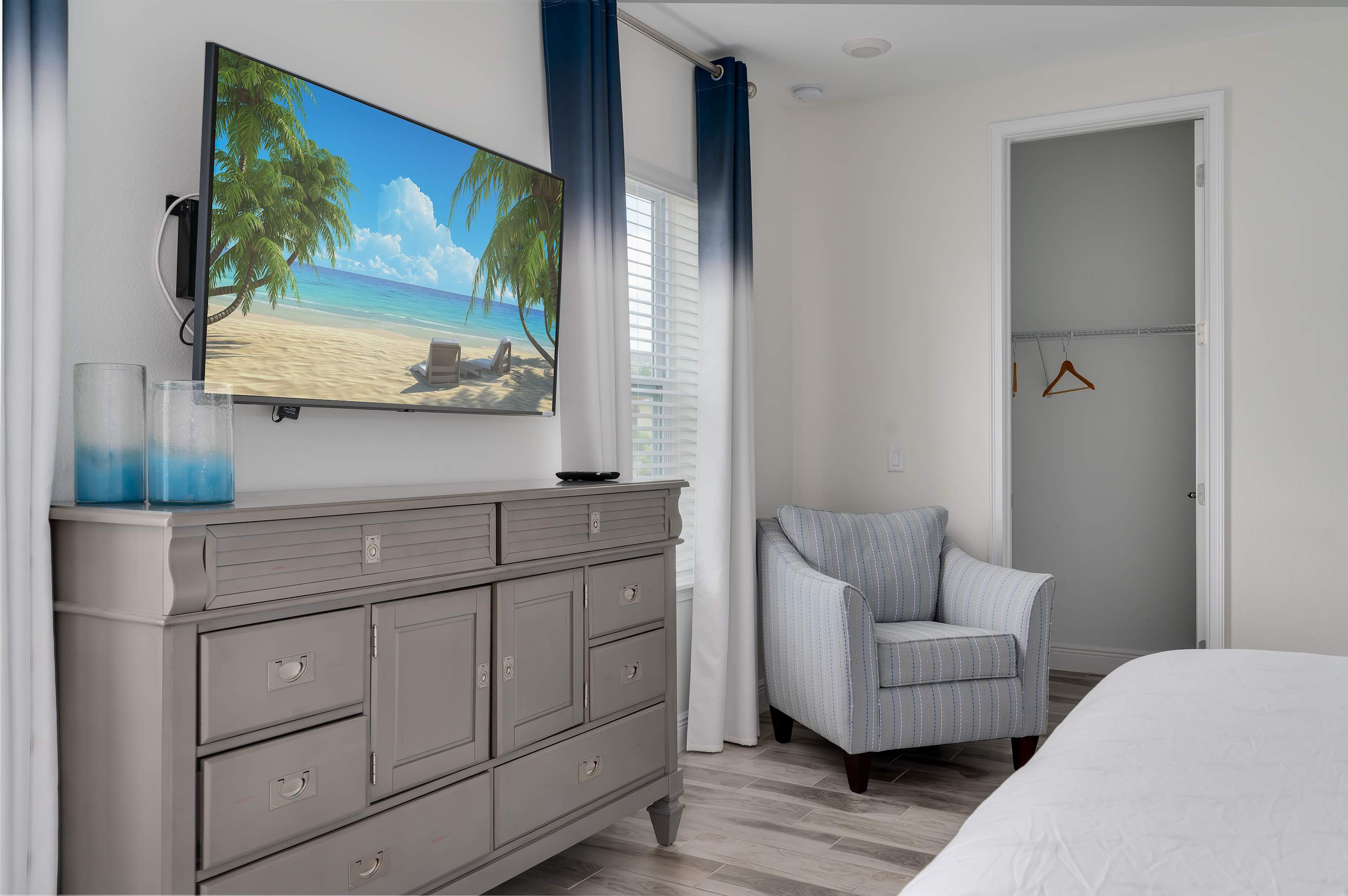 Townhome with patio near Disney and parks