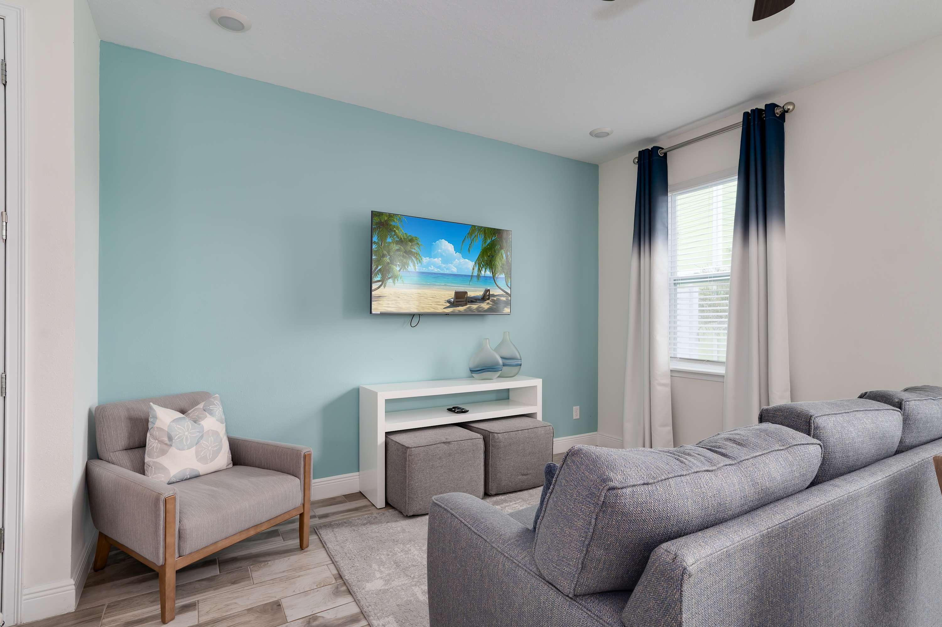 Townhome with patio near Disney and parks
