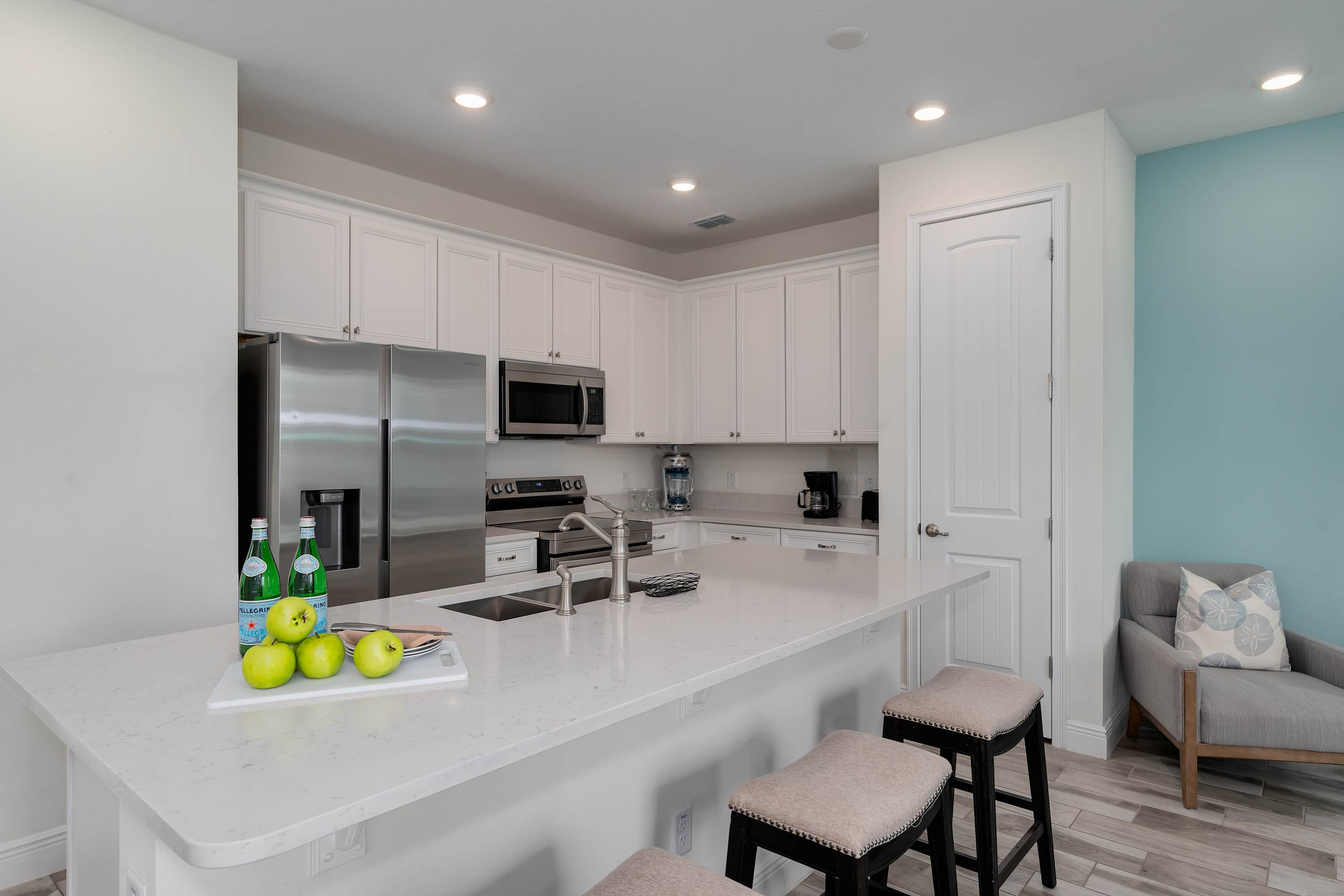 Townhome with patio near Disney and parks