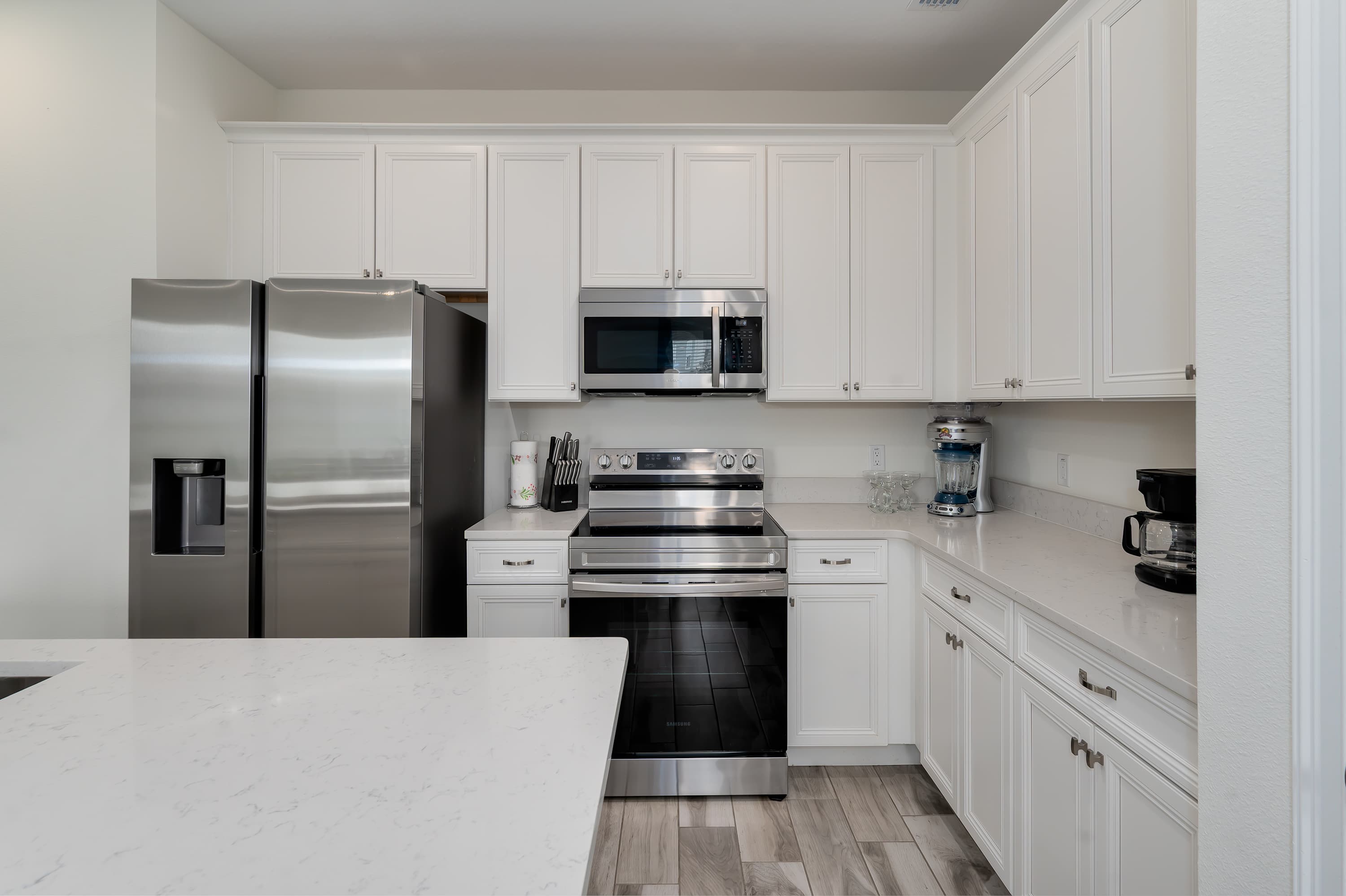 Townhome with patio near Disney and parks