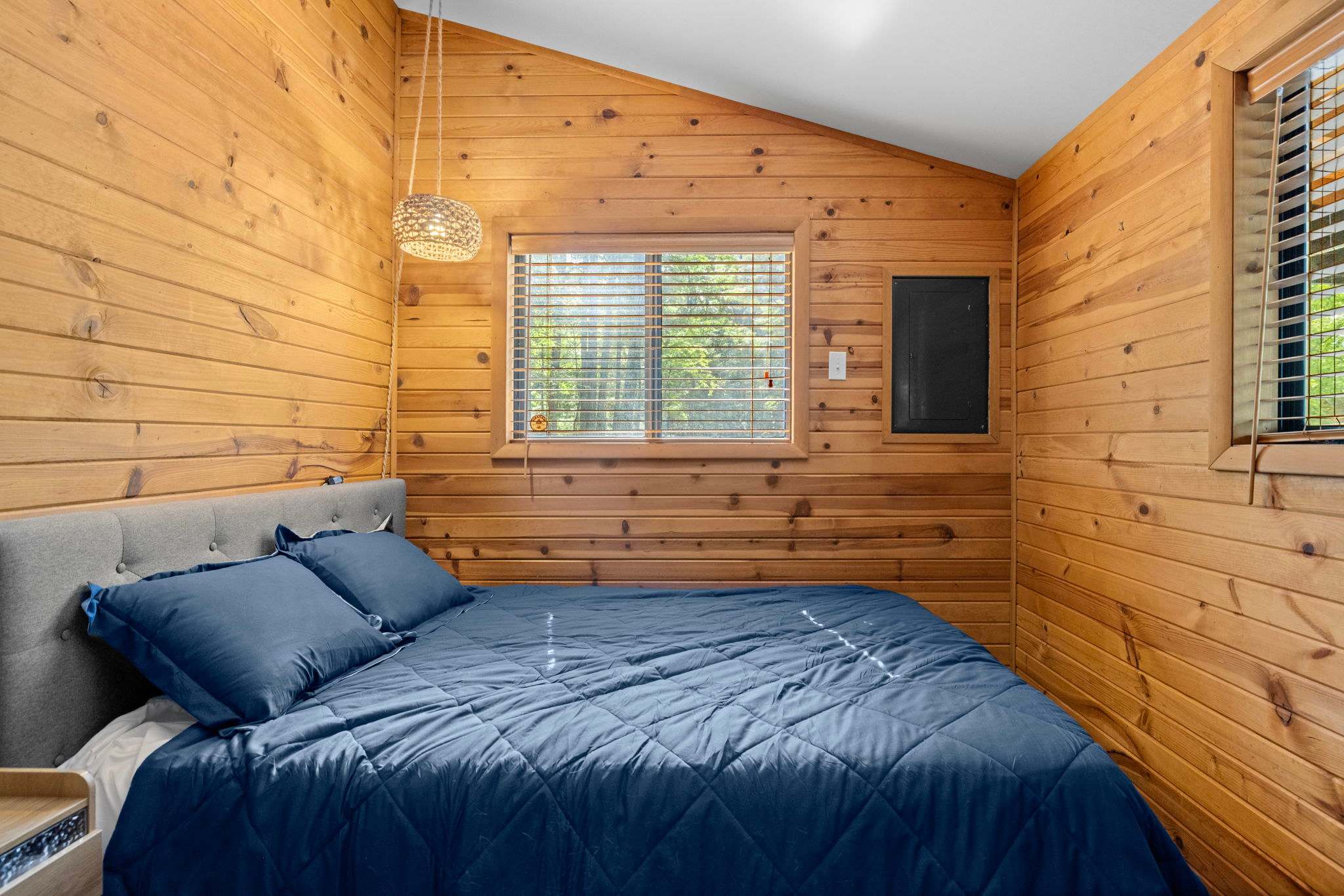 Bedroom 2 (main level): Queen bed w/Smart TV, Ceiling fan & convenient access to the full hall bathroom with shower/tub combo