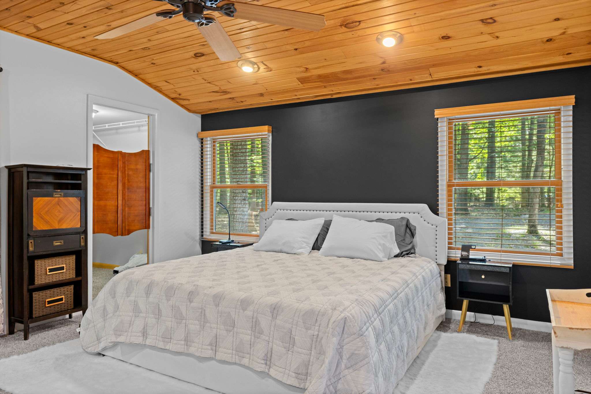 Cozy Cottage w Fireplace, FirePit & Resort Access