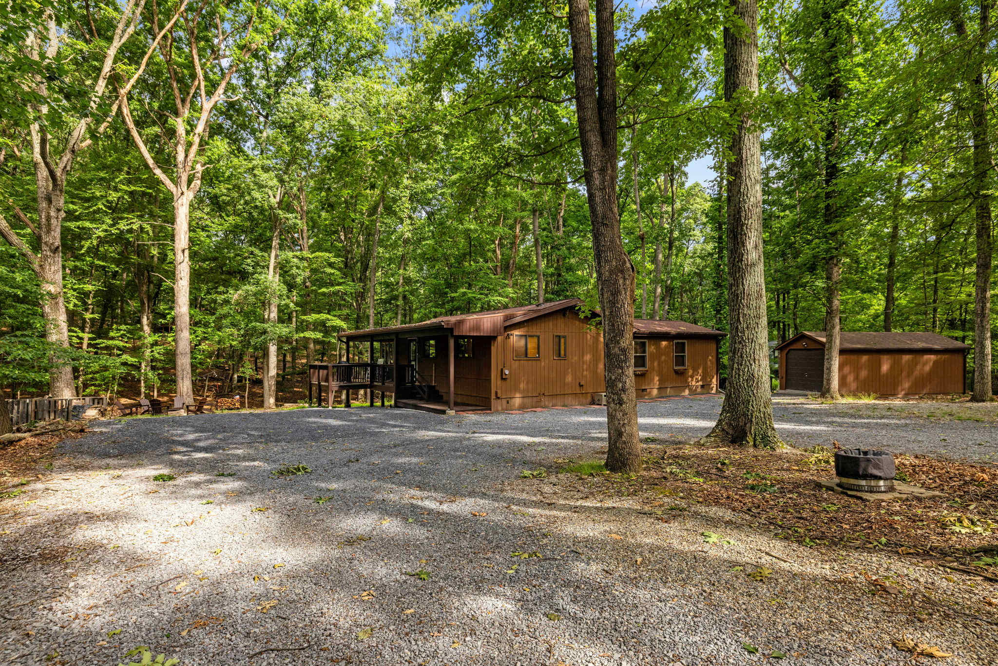 Cozy Cottage w Fireplace, FirePit & Resort Access