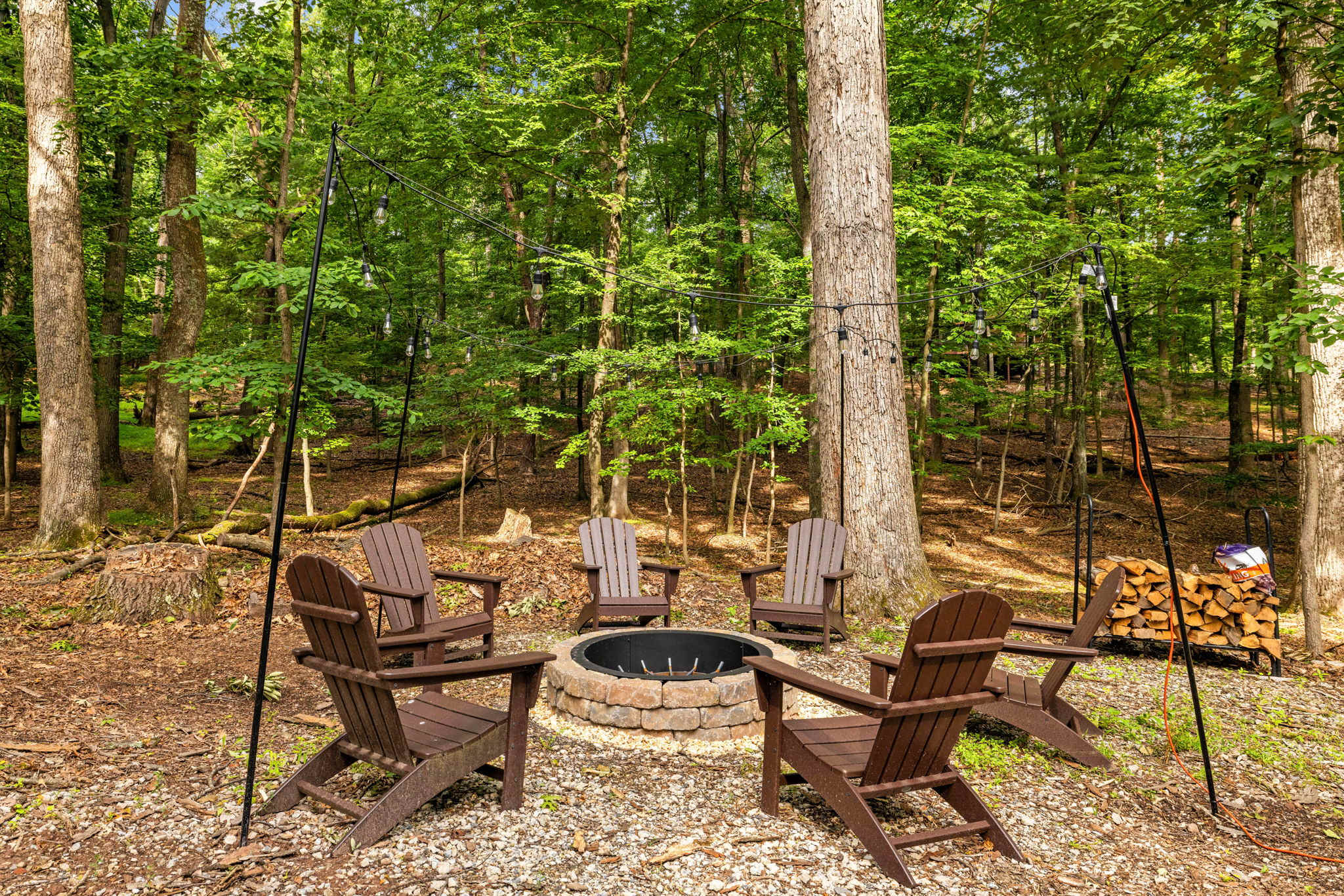 Cozy Cottage w Fireplace, FirePit & Resort Access