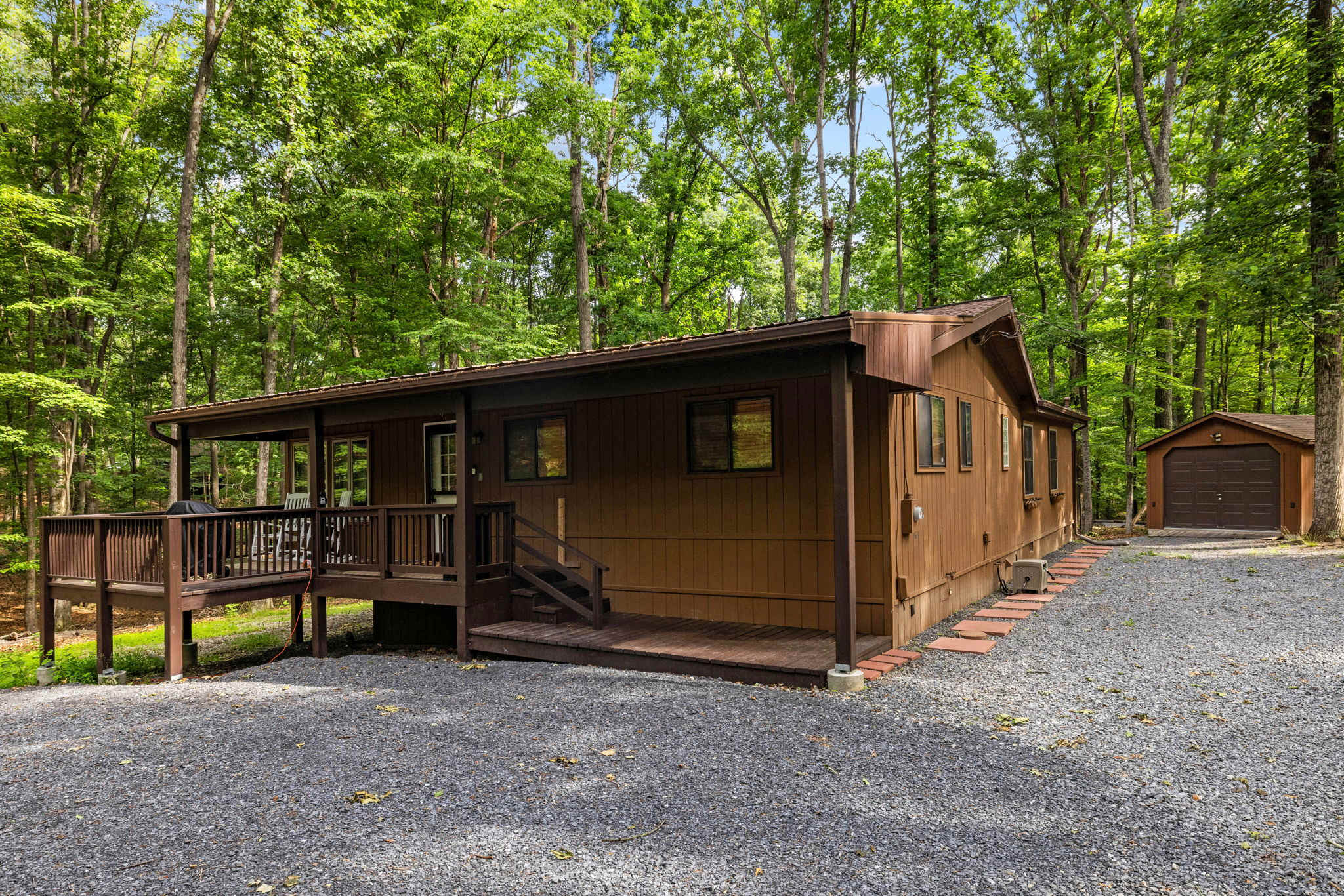 Cozy Cottage w Fireplace, FirePit & Resort Access