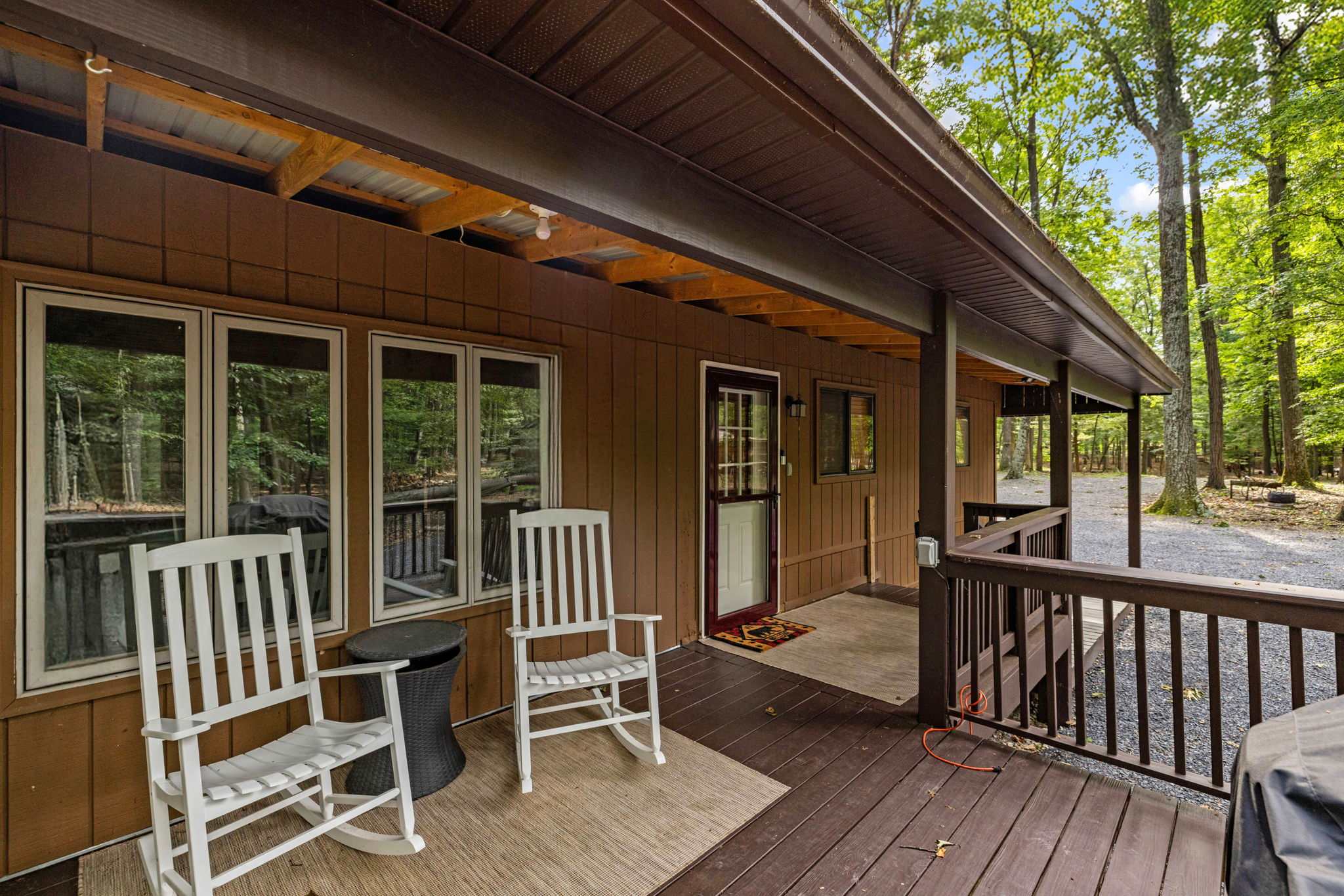 Cozy Cottage w Fireplace, FirePit & Resort Access