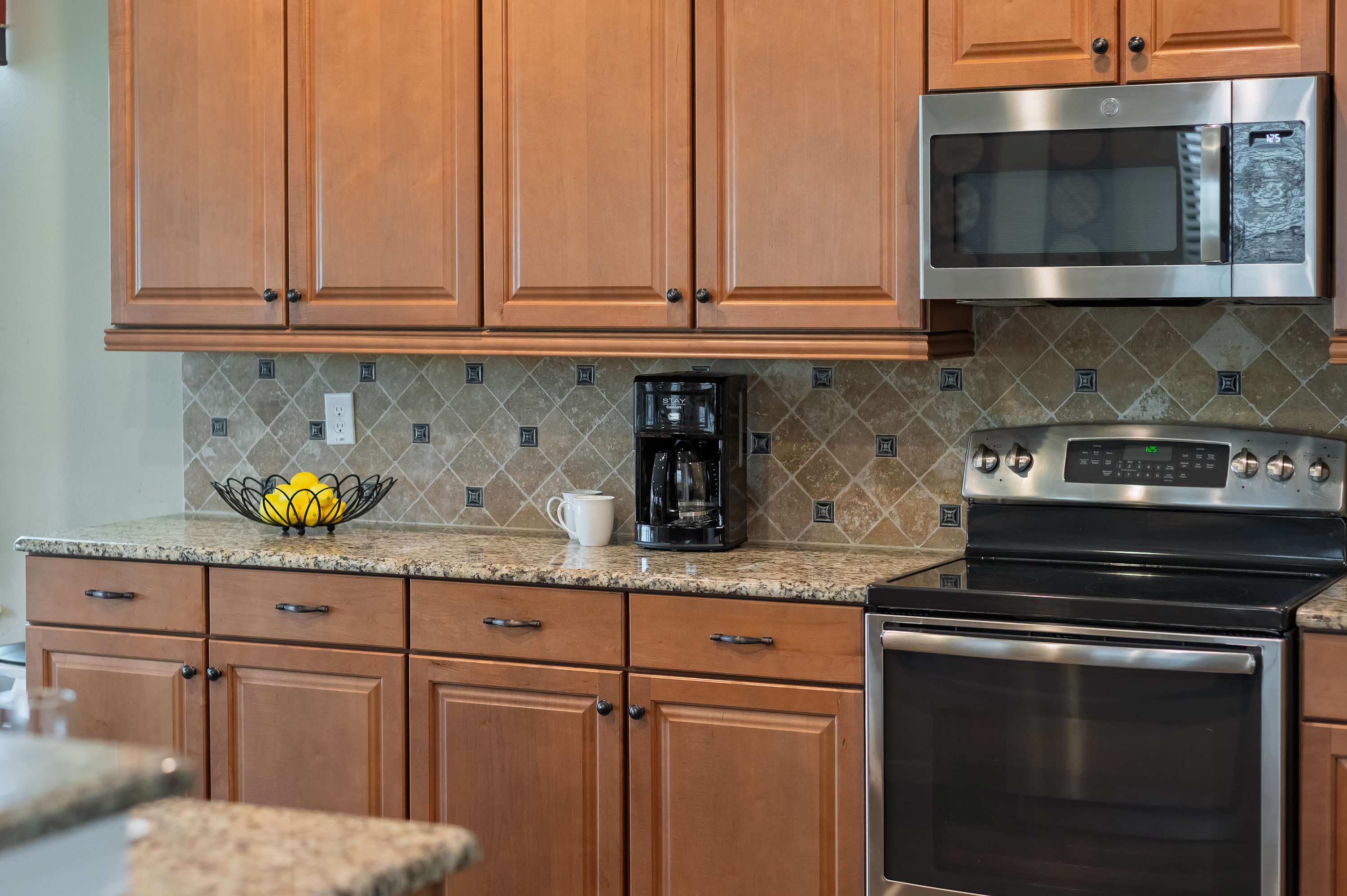 5BR themed retreat w/ game room near Disney