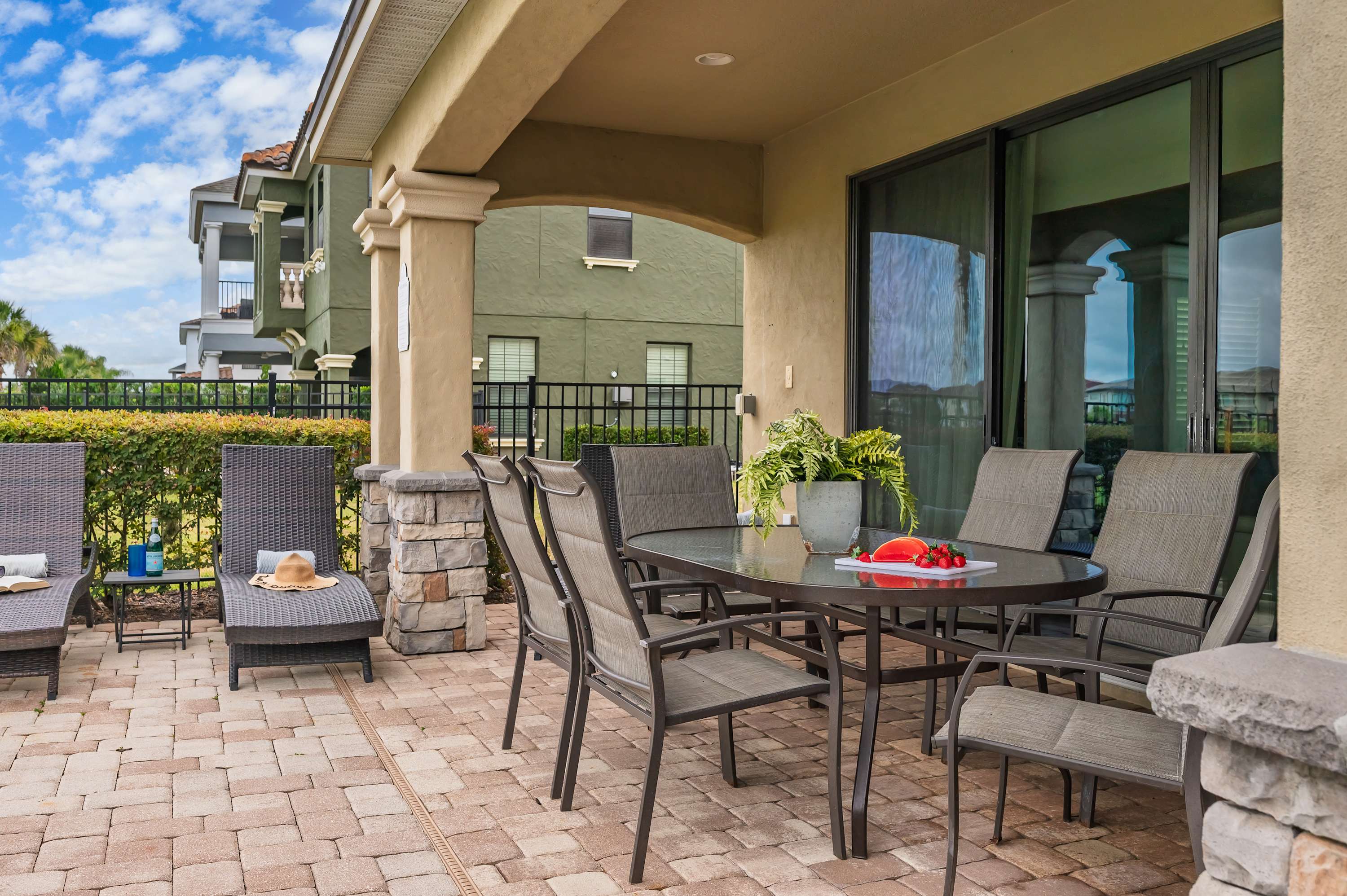 5BR themed retreat w/ game room near Disney