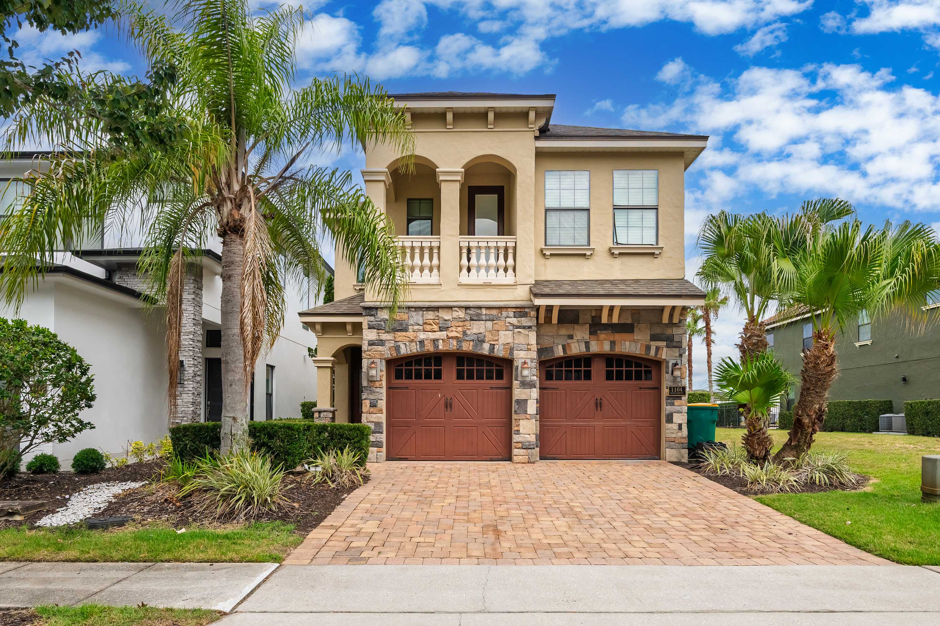 5BR themed retreat w/ game room near Disney