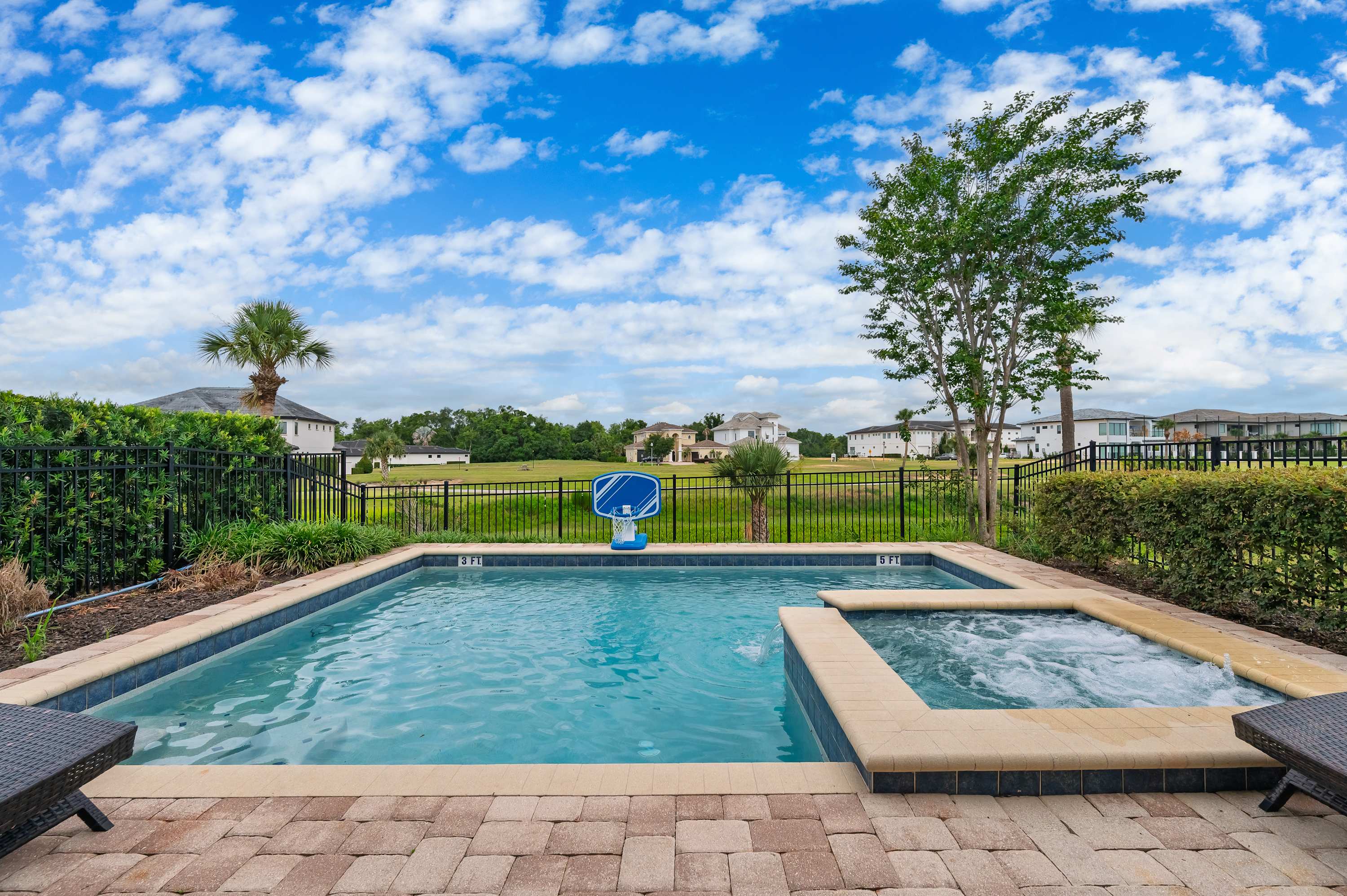 5BR themed retreat w/ game room near Disney