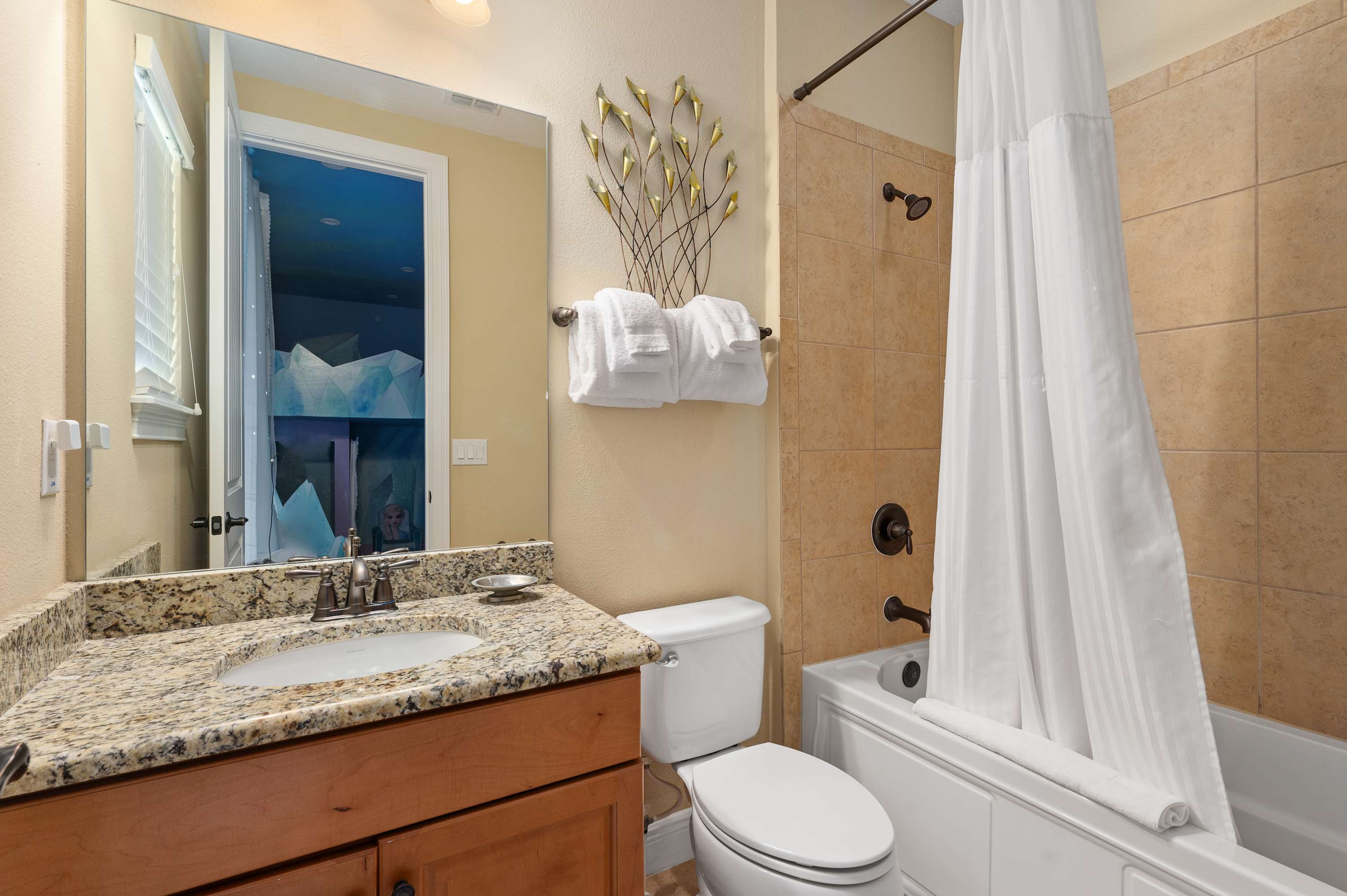 5BR themed retreat w/ game room near Disney