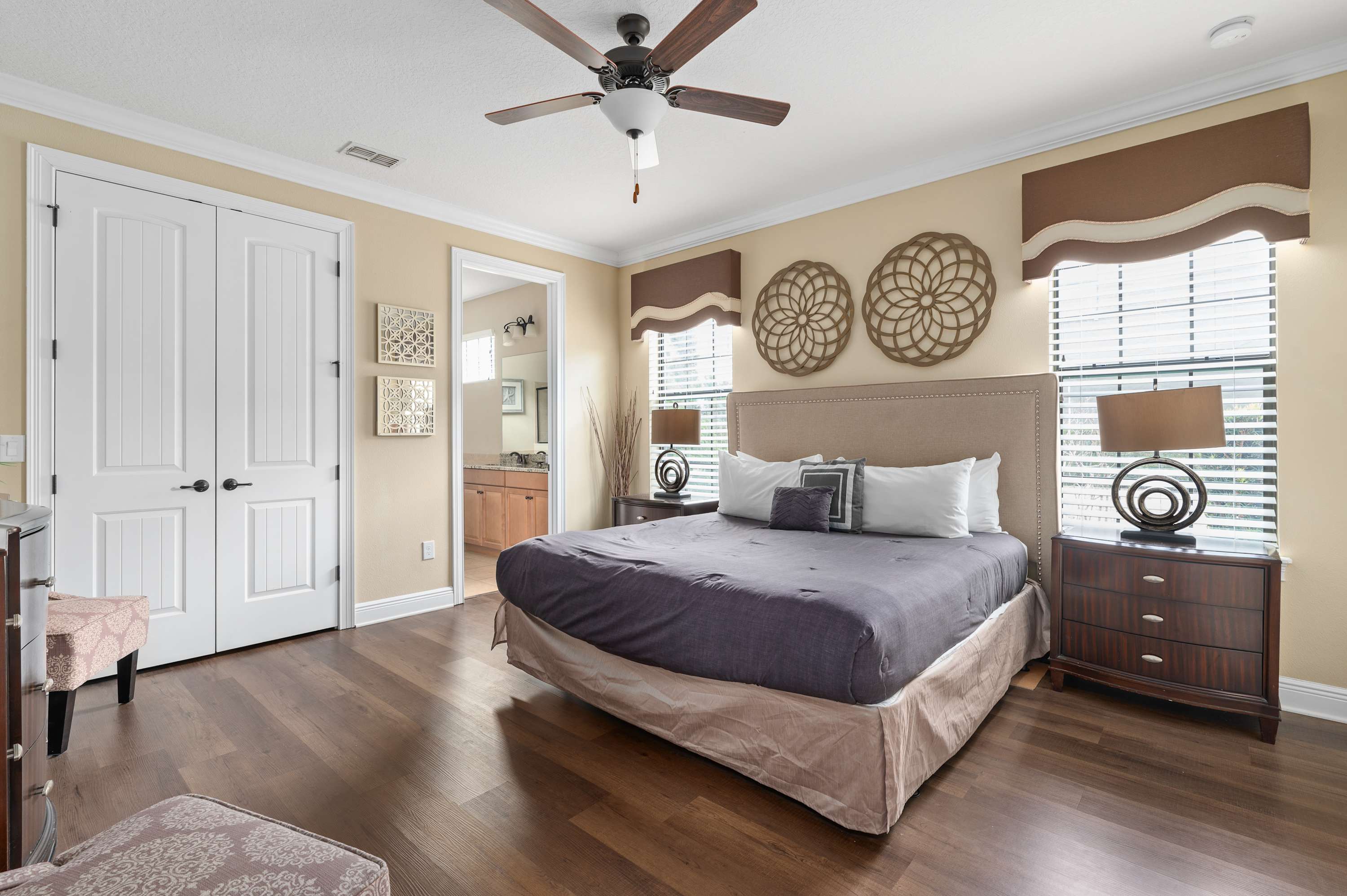 5BR themed retreat w/ game room near Disney