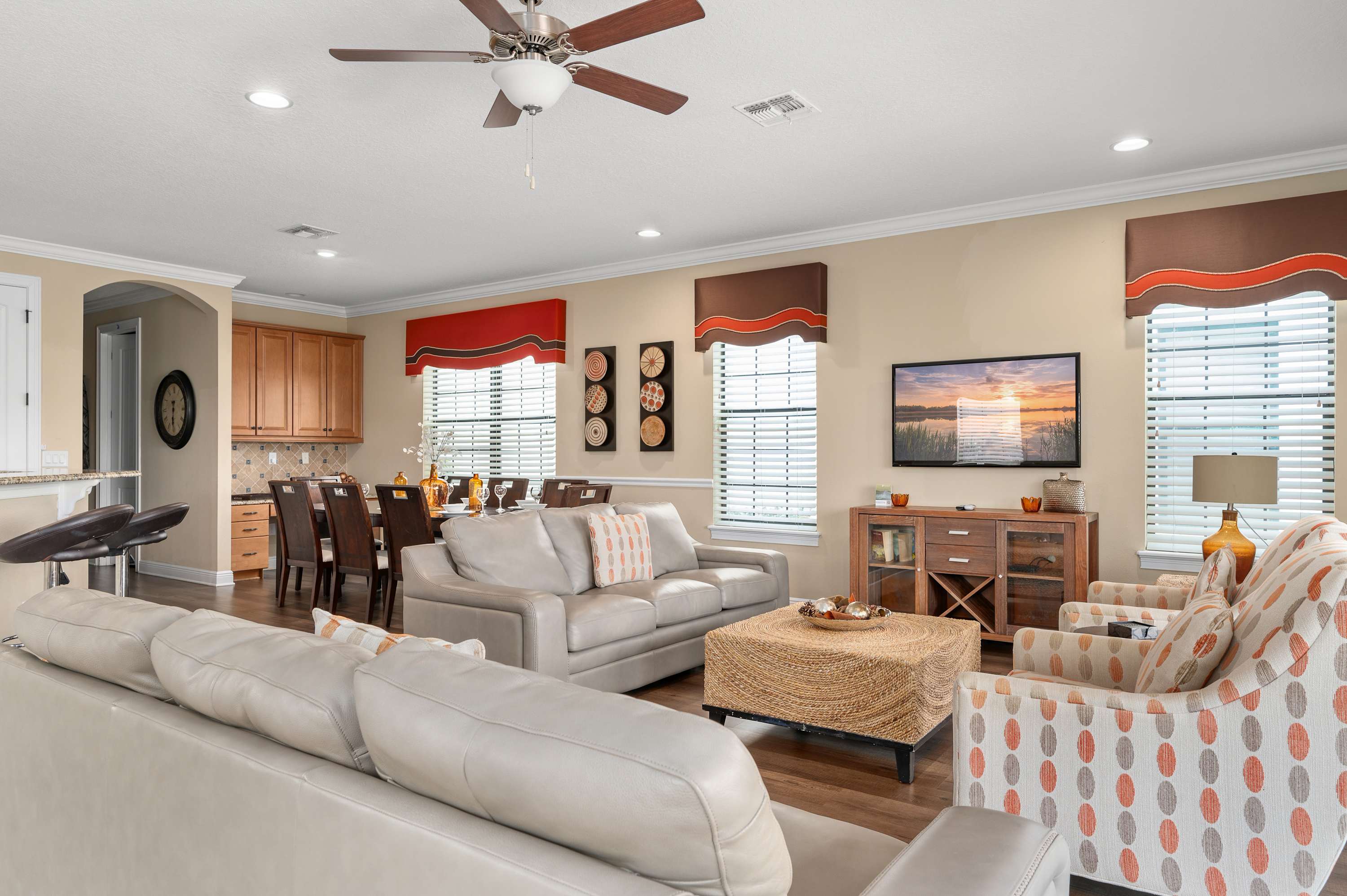 5BR themed retreat w/ game room near Disney