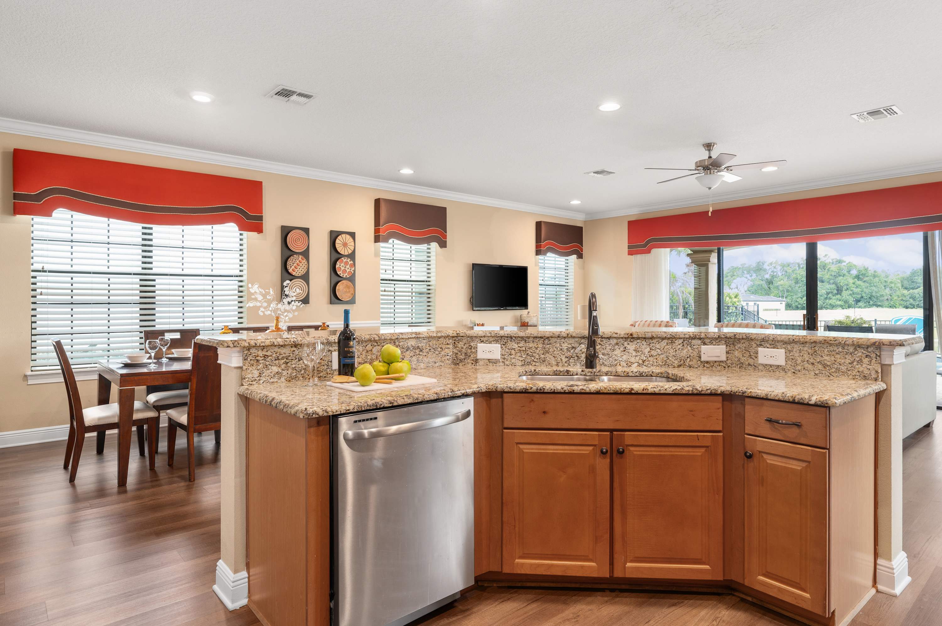 5BR themed retreat w/ game room near Disney