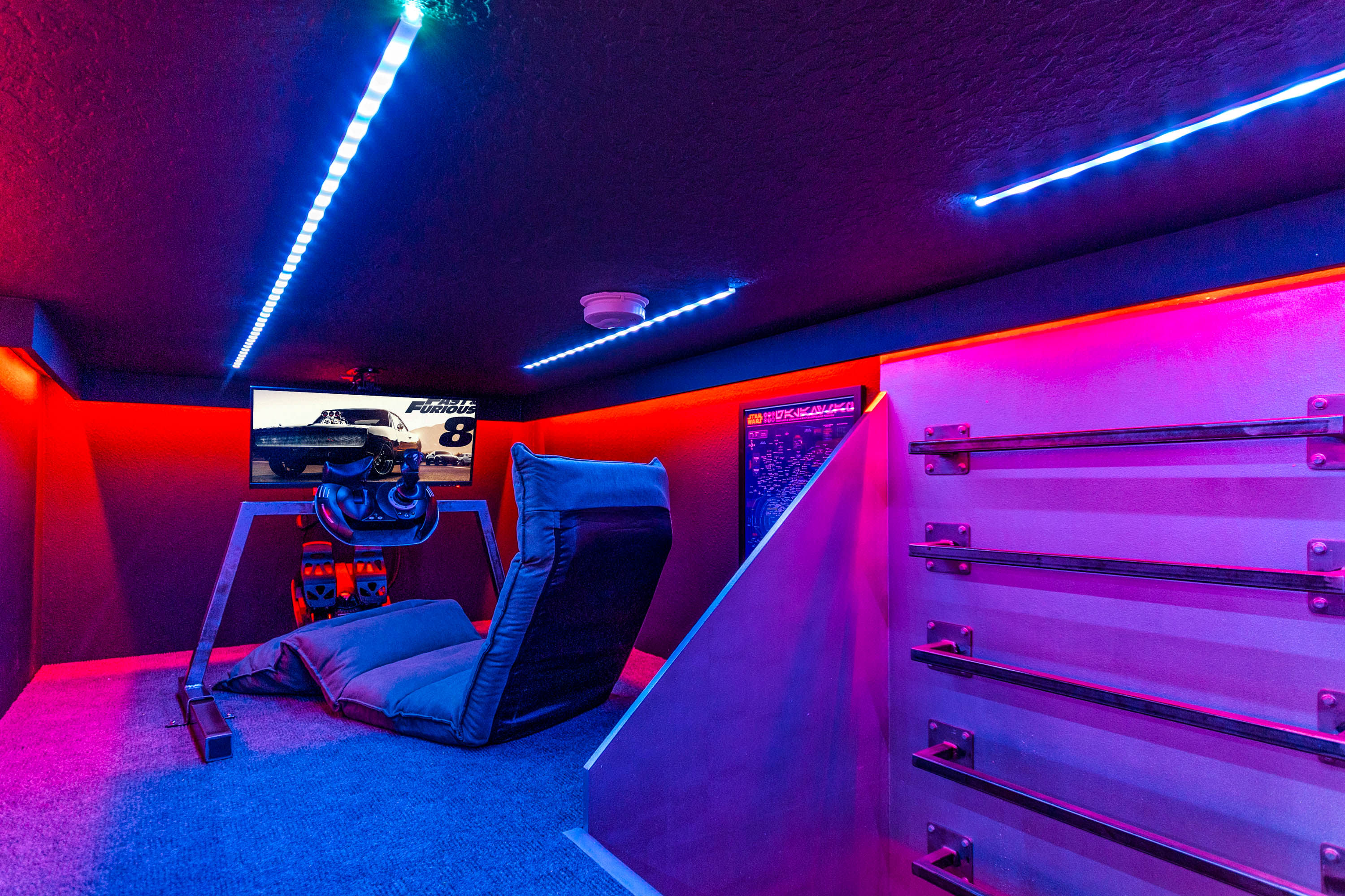 5BR themed retreat w/ game room near Disney