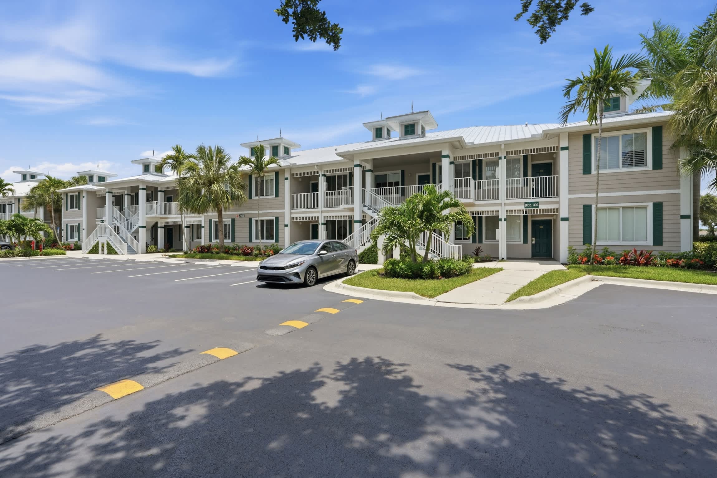 314 Renovated First Floor with Golf Views | Photo 9