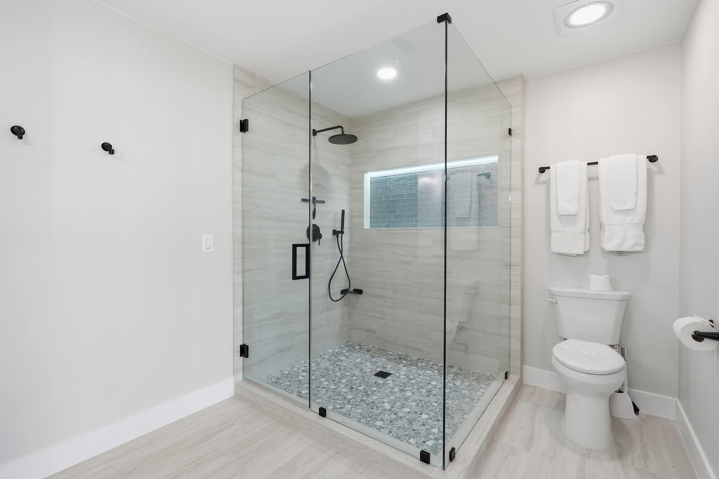 314 Renovated First Floor with Golf Views | Photo 35