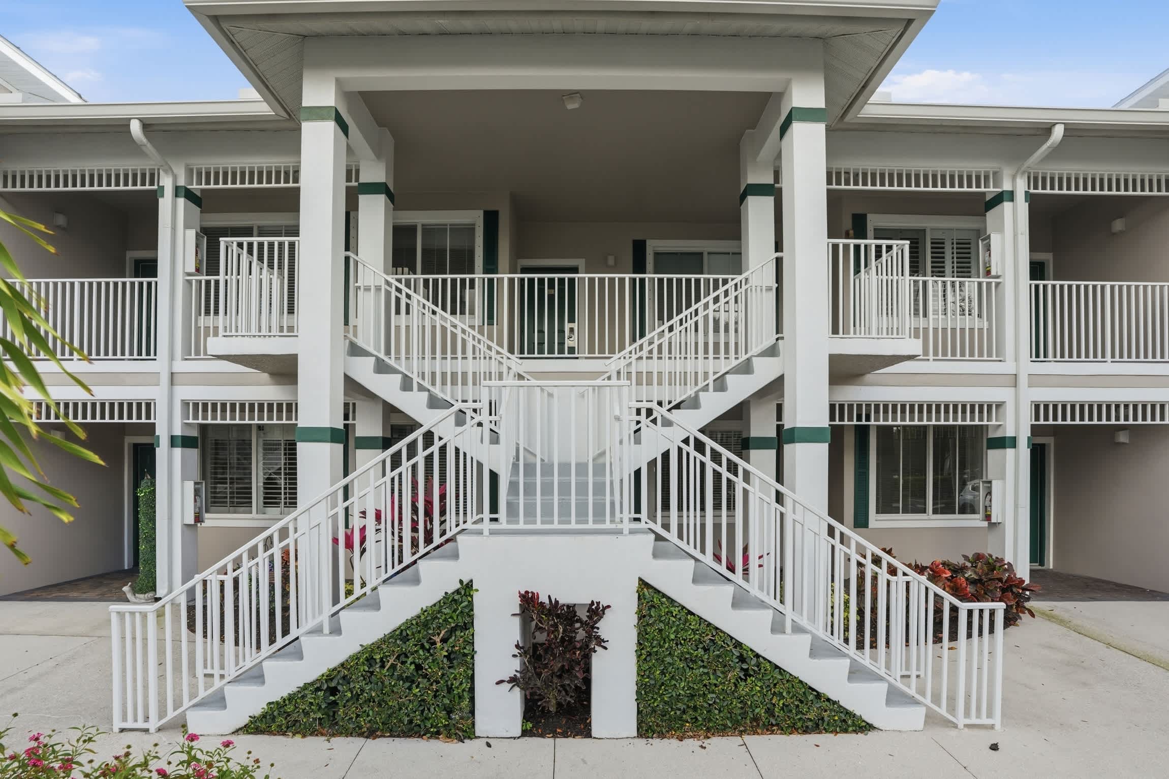 314 Renovated First Floor with Golf Views | Photo 10