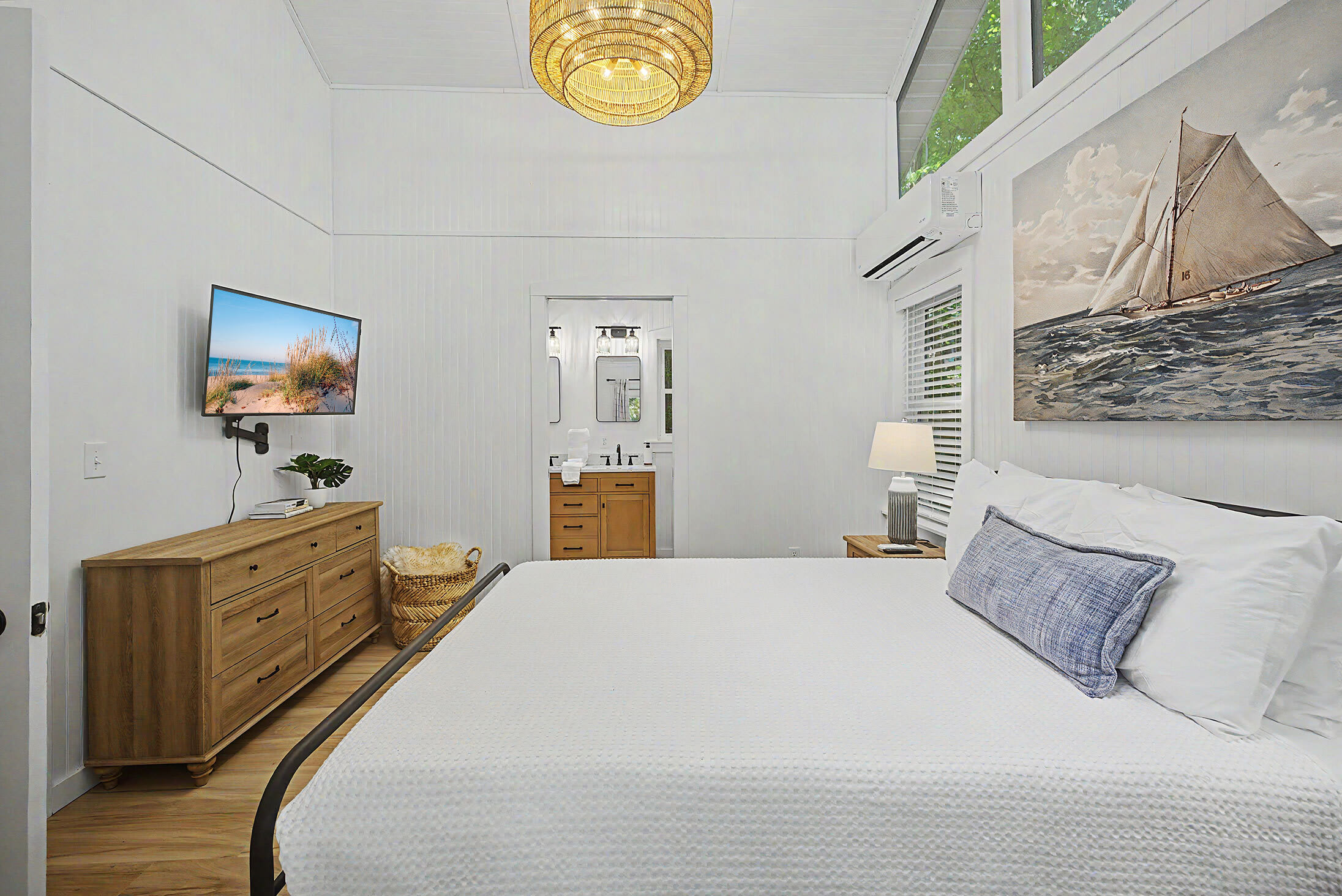 The signature suite has a king-sized bed and ensuite bath.