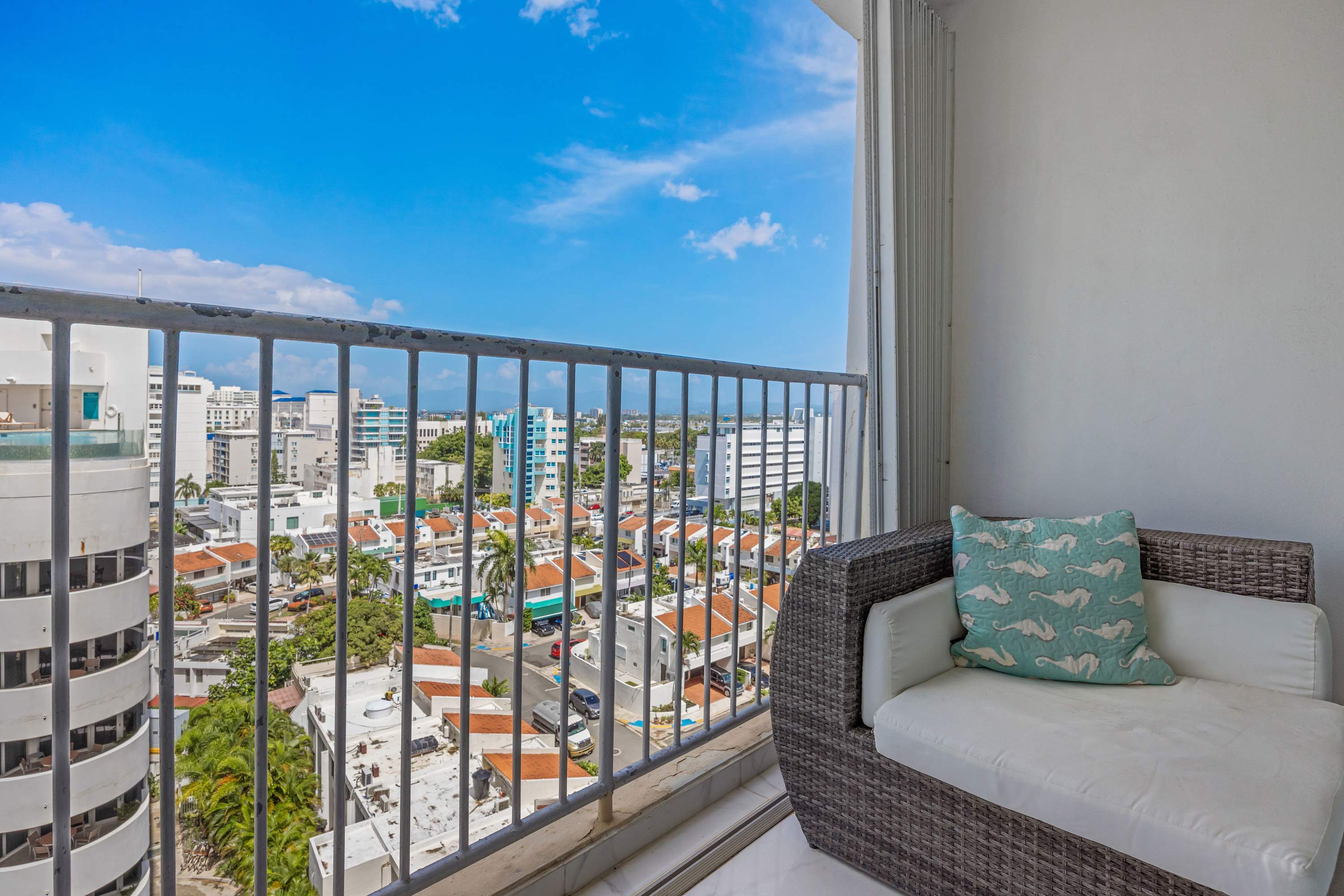 Isla Verde Beachfront ESJ Tower by Otium