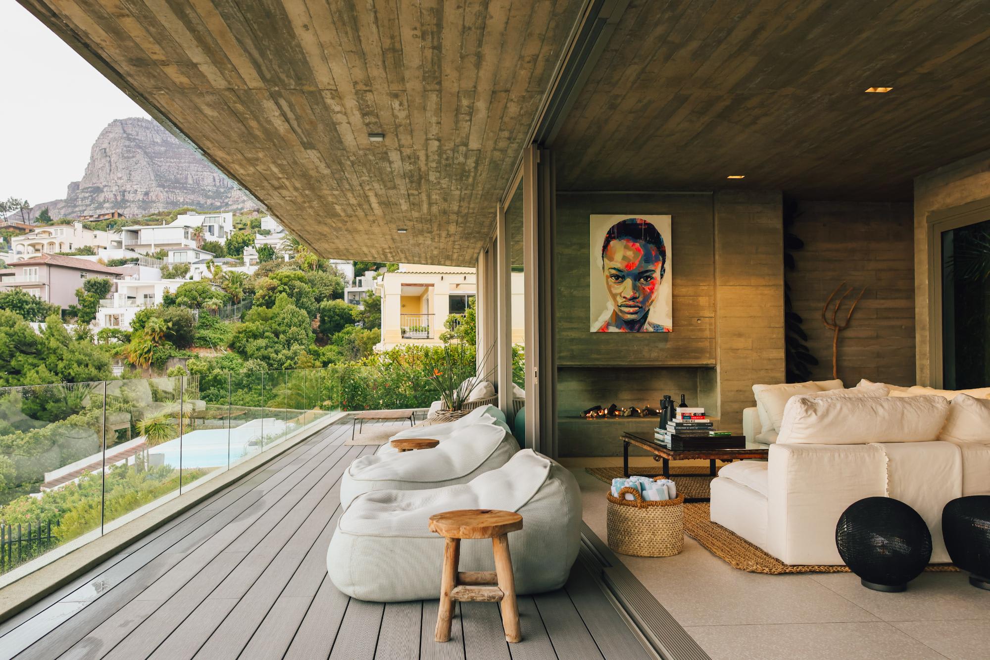 Magnificent Camps Bay Apartment Villa Mirto 4