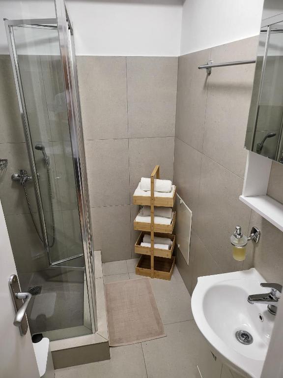 Modern Kolonaki Apartment in Athens — photo 4