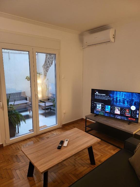 Modern Kolonaki Apartment in Athens — photo 3