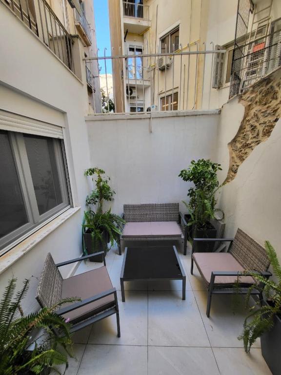 Modern Kolonaki Apartment in Athens — photo 5