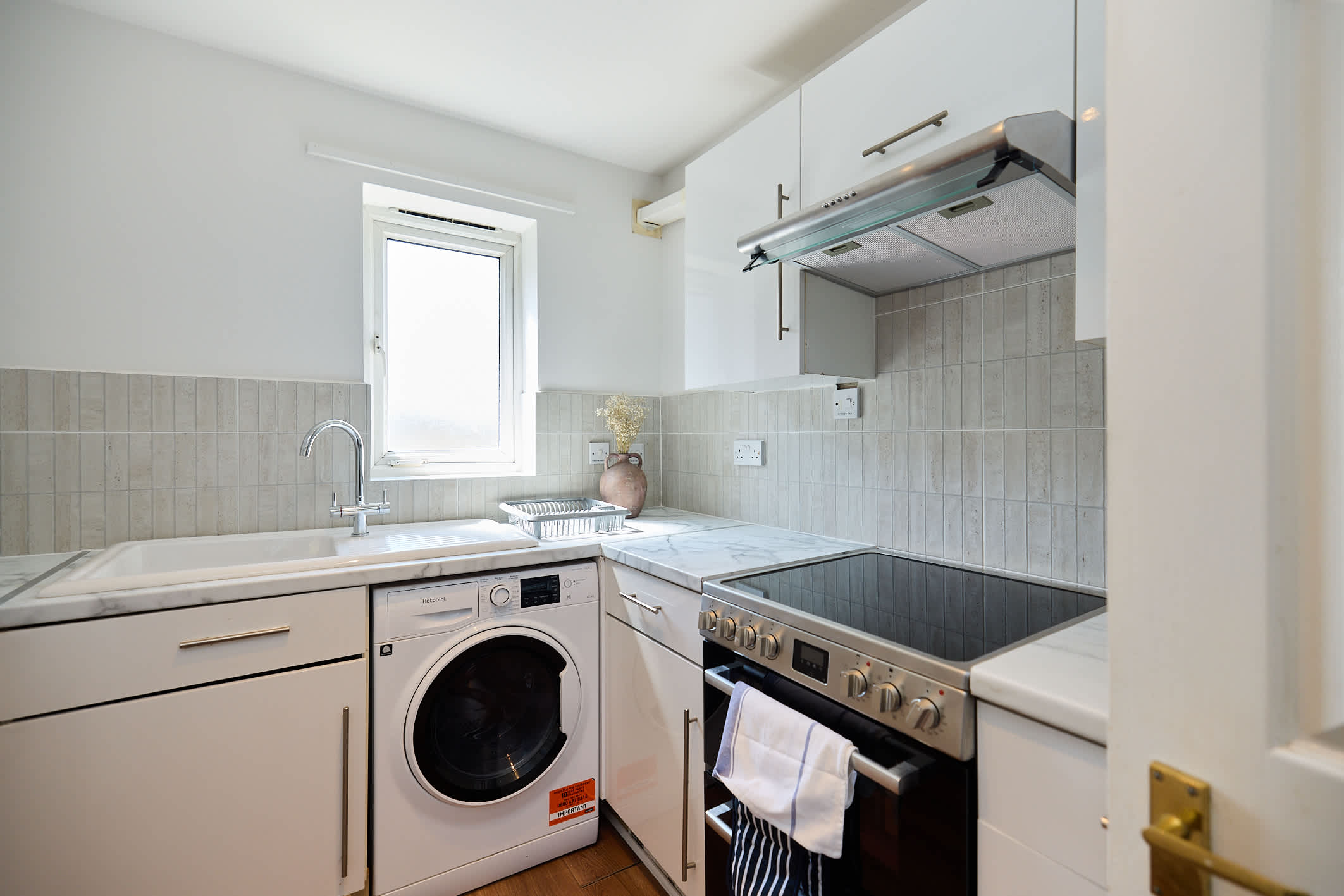 Oak & Earth Isle of Dogs Apartment in Mellish Street 161 E14 8PJ - Property image 8 - VivreStays
