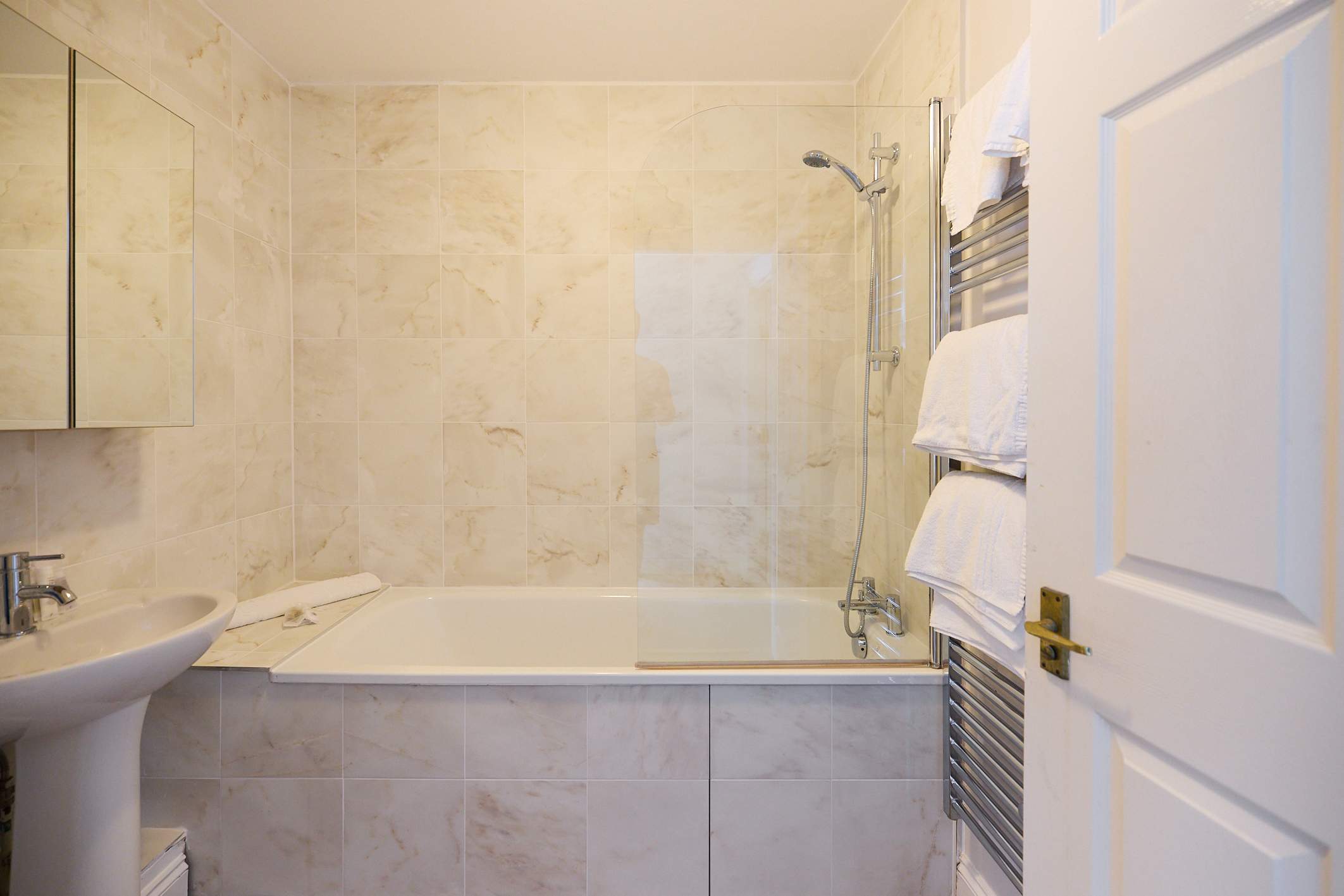 Oak & Earth Isle of Dogs Apartment in Mellish Street 161 E14 8PJ - Property image 20 - VivreStays