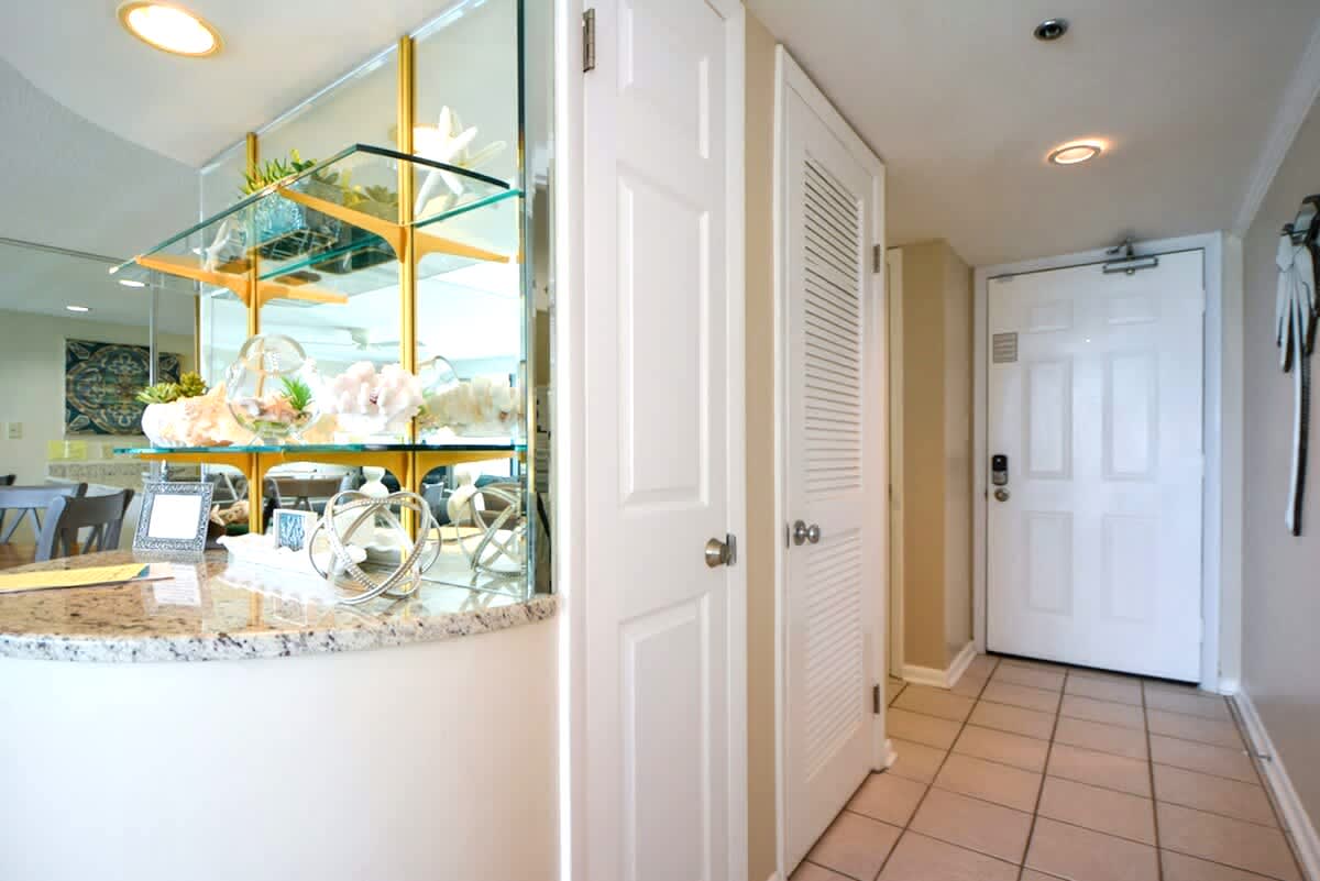 One Seagrove Place 1205 | Photo 18