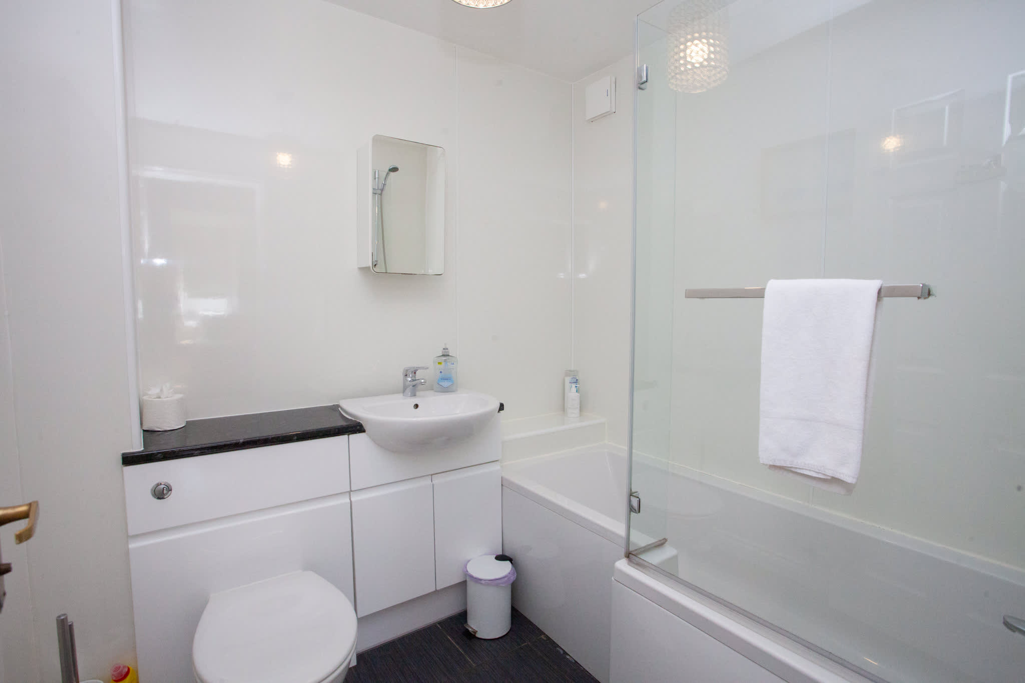 Homely Flat close to Centre with Free Parking! in Silvergrove Street 7 G40 1DF - Property image 20 - VivreStays