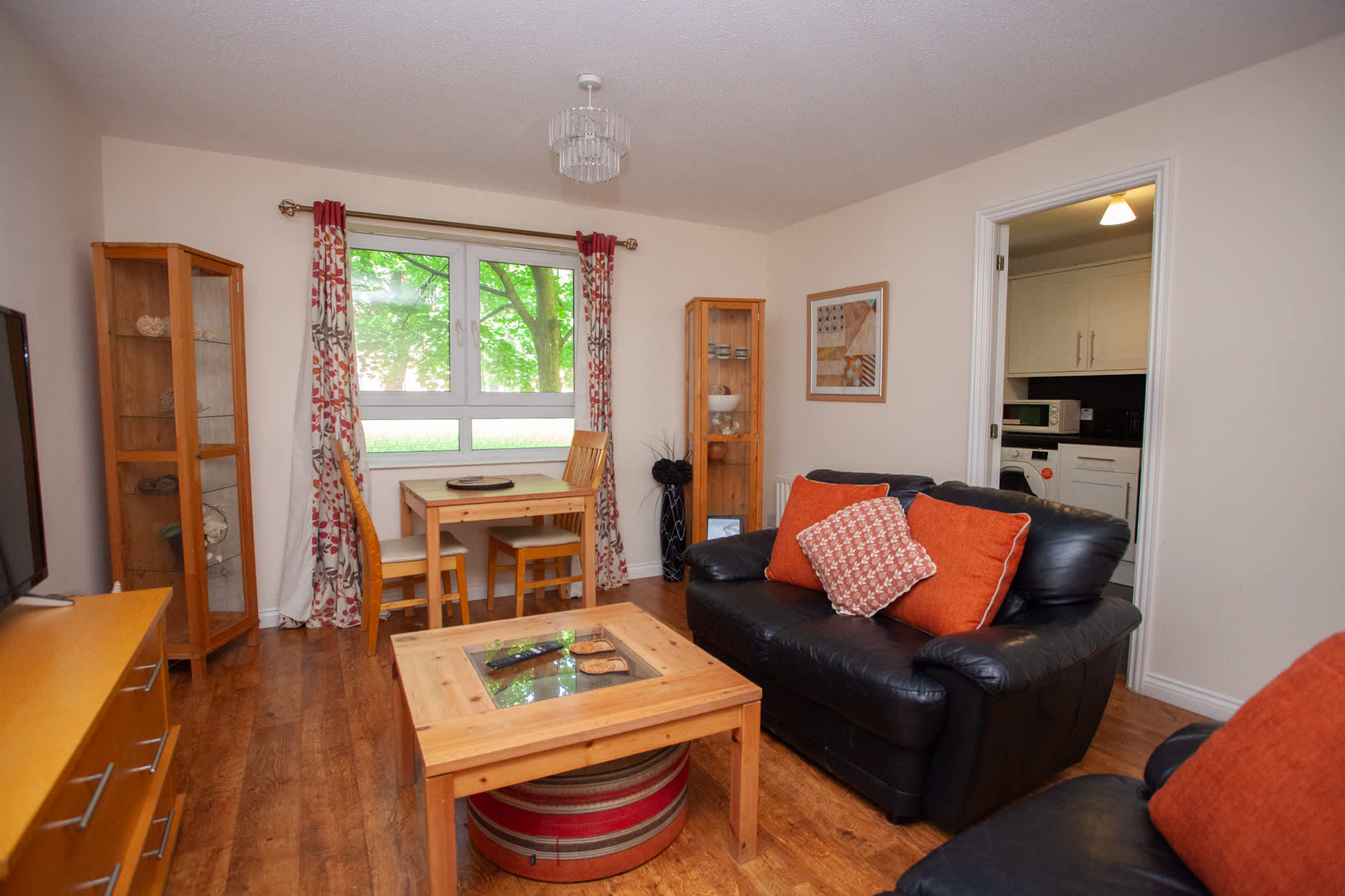 Homely Flat close to Centre with Free Parking! in Silvergrove Street 7 G40 1DF - Property image 3 - VivreStays
