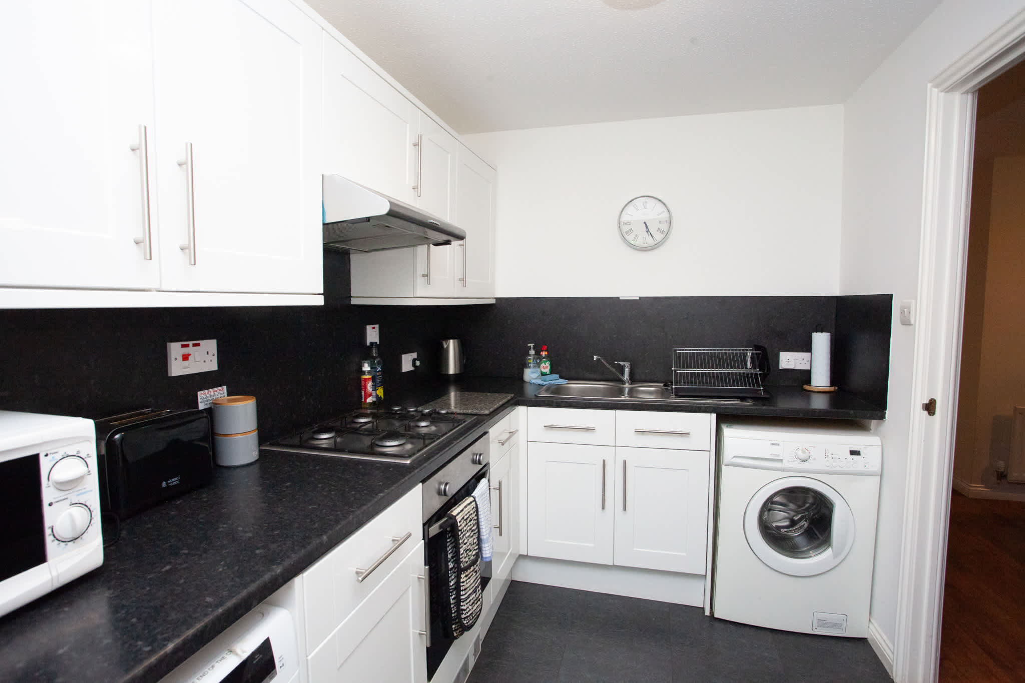 Homely Flat close to Centre with Free Parking! in Silvergrove Street 7 G40 1DF - Property image 18 - VivreStays