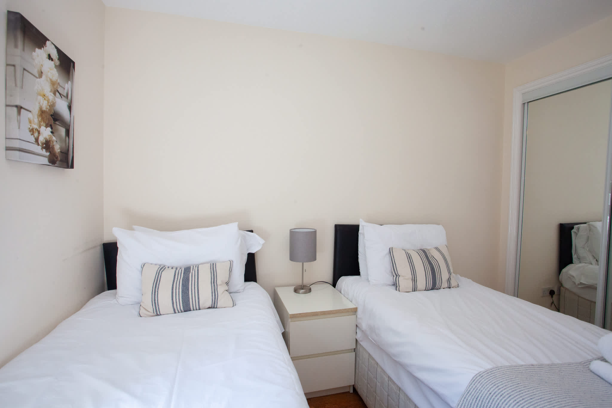 Homely Flat close to Centre with Free Parking! in Silvergrove Street 7 G40 1DF - Property image 8 - VivreStays