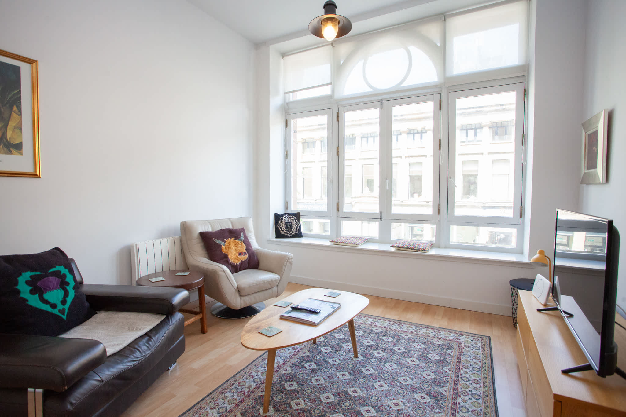 Art-Filled Sanctuary in Glasgow City in 203 Pitt Street G2 4DT - Property image 3 - VivreStays