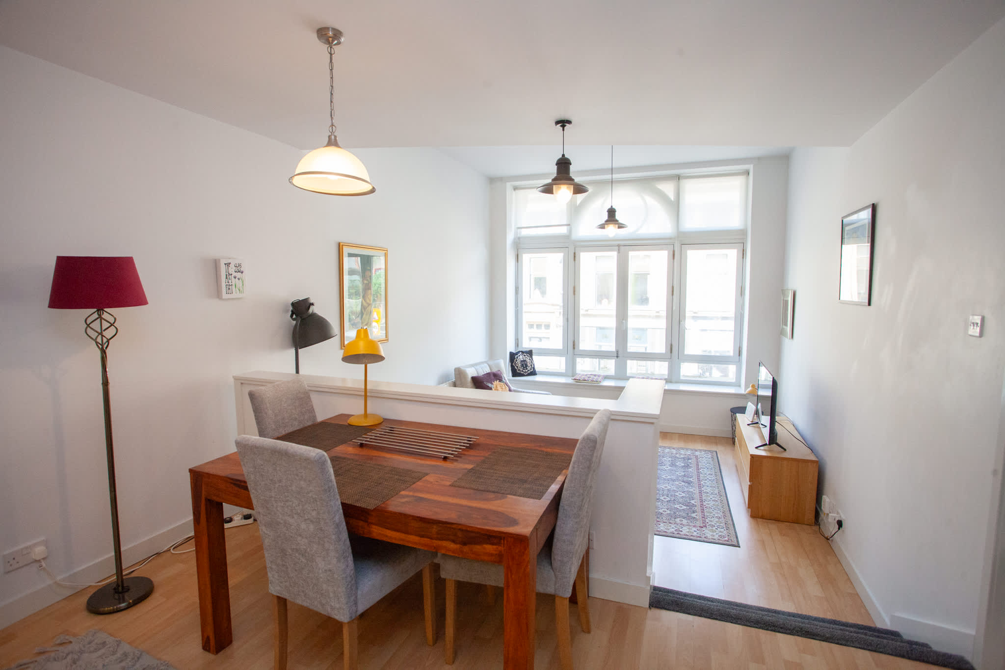 Art-Filled Sanctuary in Glasgow City in 203 Pitt Street G2 4DT - Property image 9 - VivreStays
