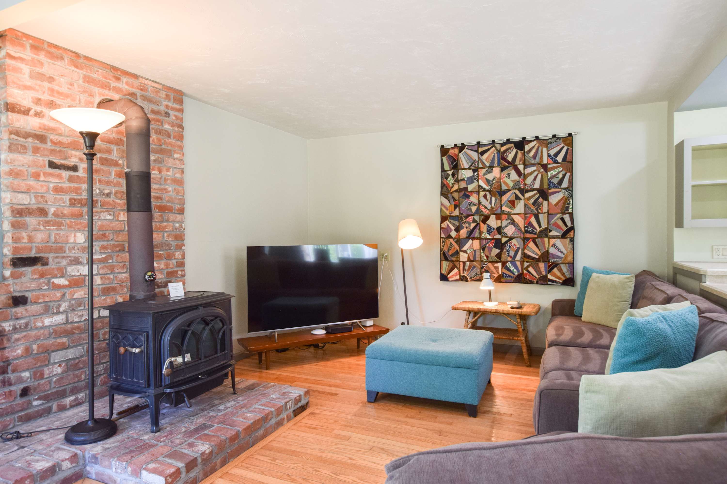 Tranquil, Cozy Cottage, Recently Renovated!