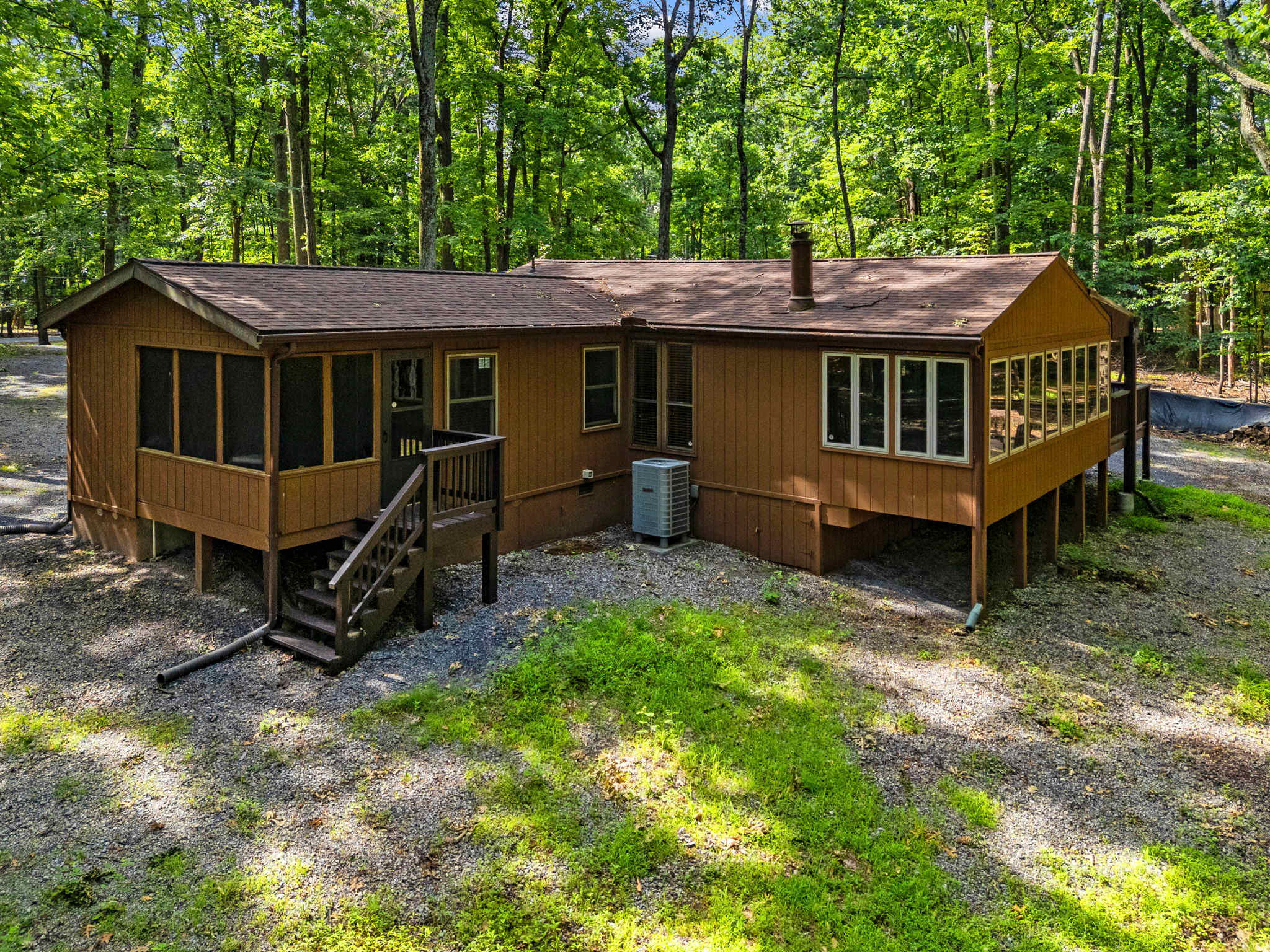 Cozy Cottage w Fireplace, FirePit & Resort Access