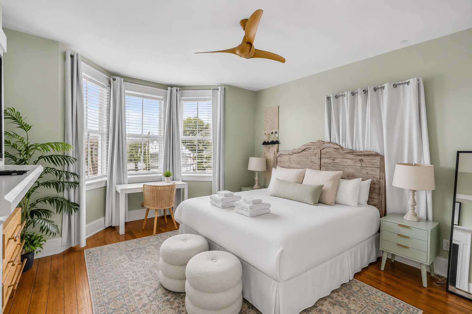 Charming Victorian w. Modern Design, Walk to King! — Charleston, SC — vacation rental