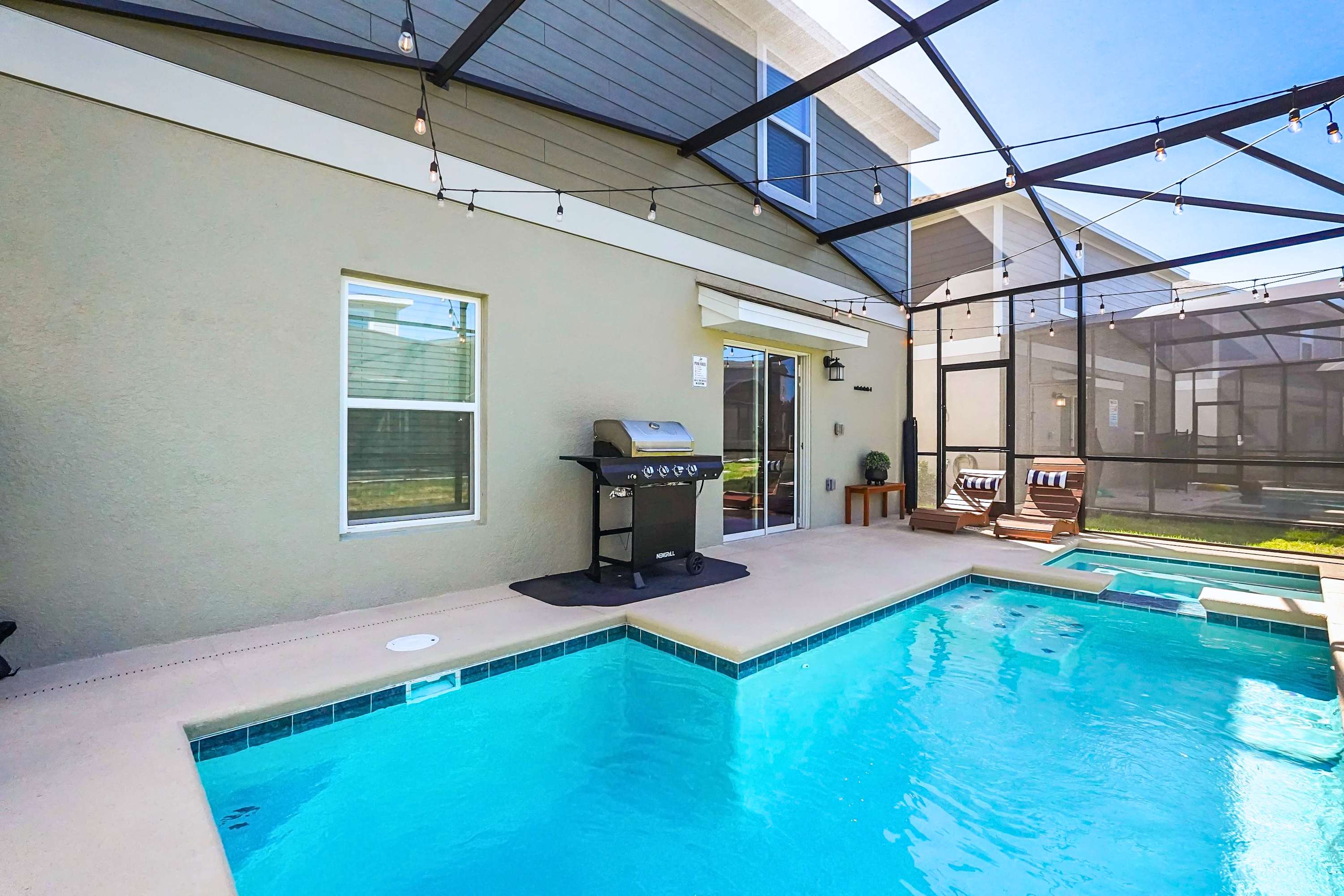 Stylish Home with Pool Hot Tub and Parking
