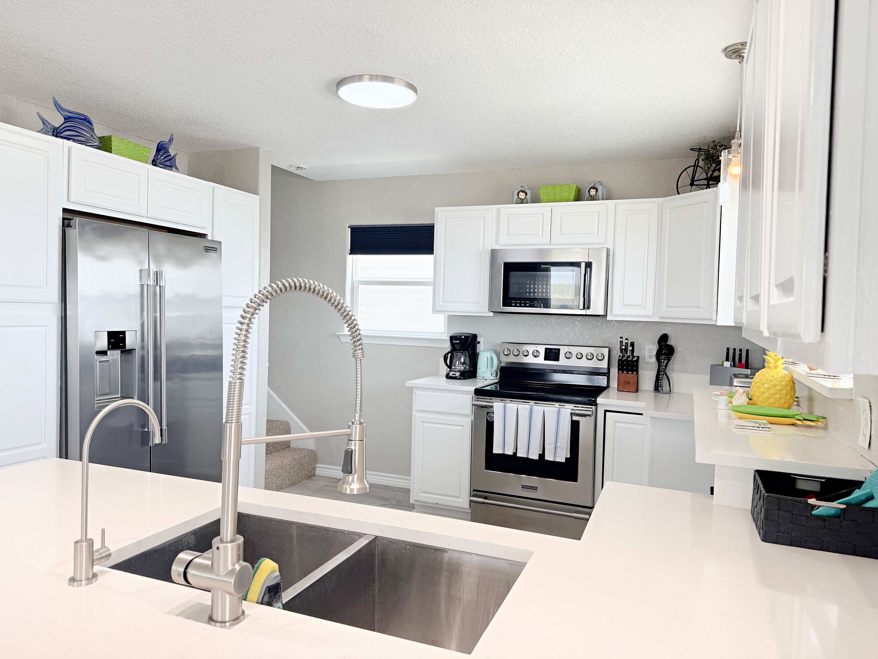 Seaside Haven Direct Beachfront by the Jetty 9
