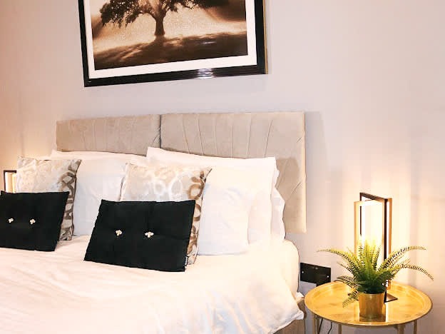 Effortless Stays at Luxury Birmingham 2BR Sleeps 6 in 27 Alcester Street B12 0NX - Property image 17 - VivreStays