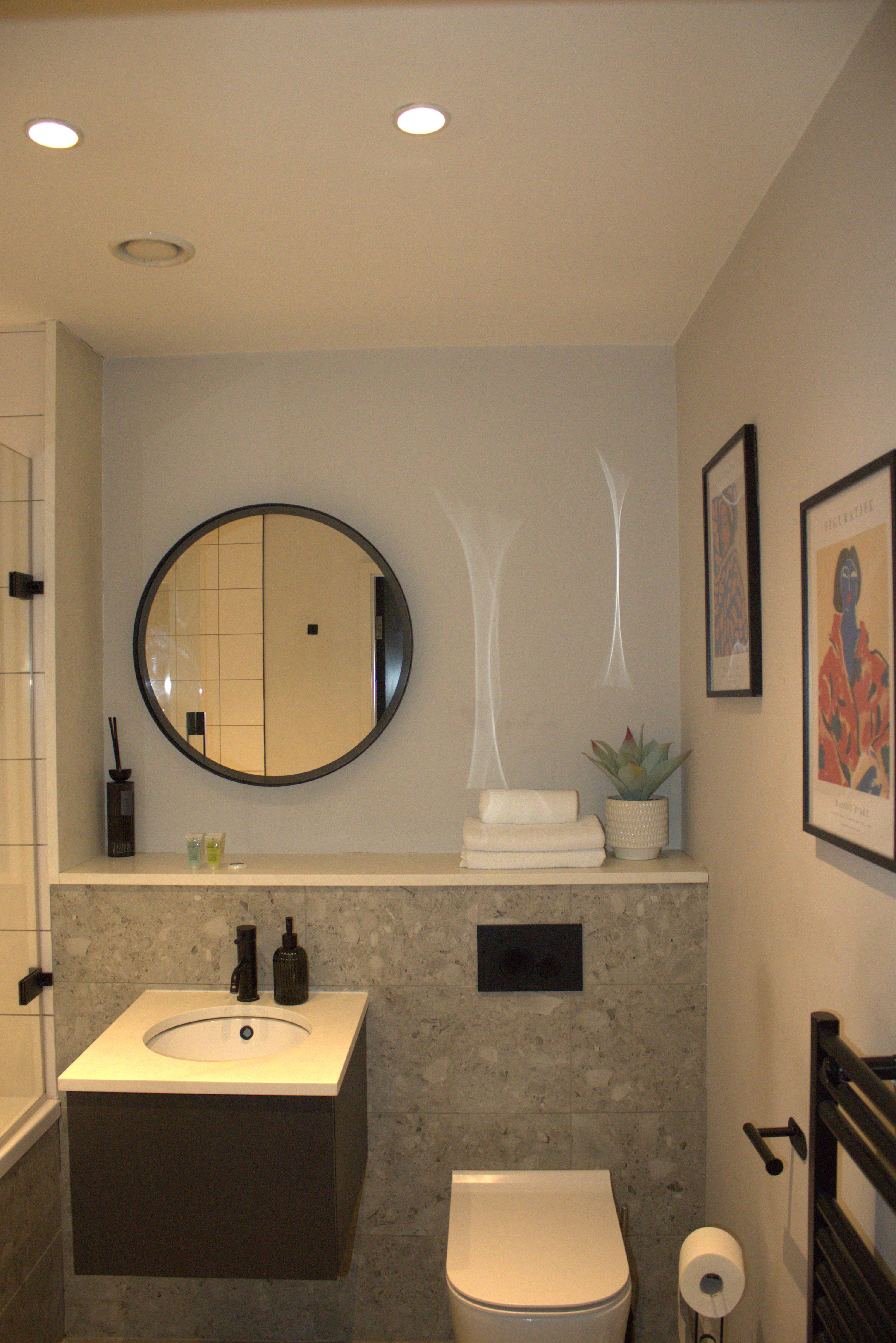 Effortless Stays at Luxury Birmingham 2BR Sleeps 6 in 27 Alcester Street B12 0NX - Property image 31 - VivreStays
