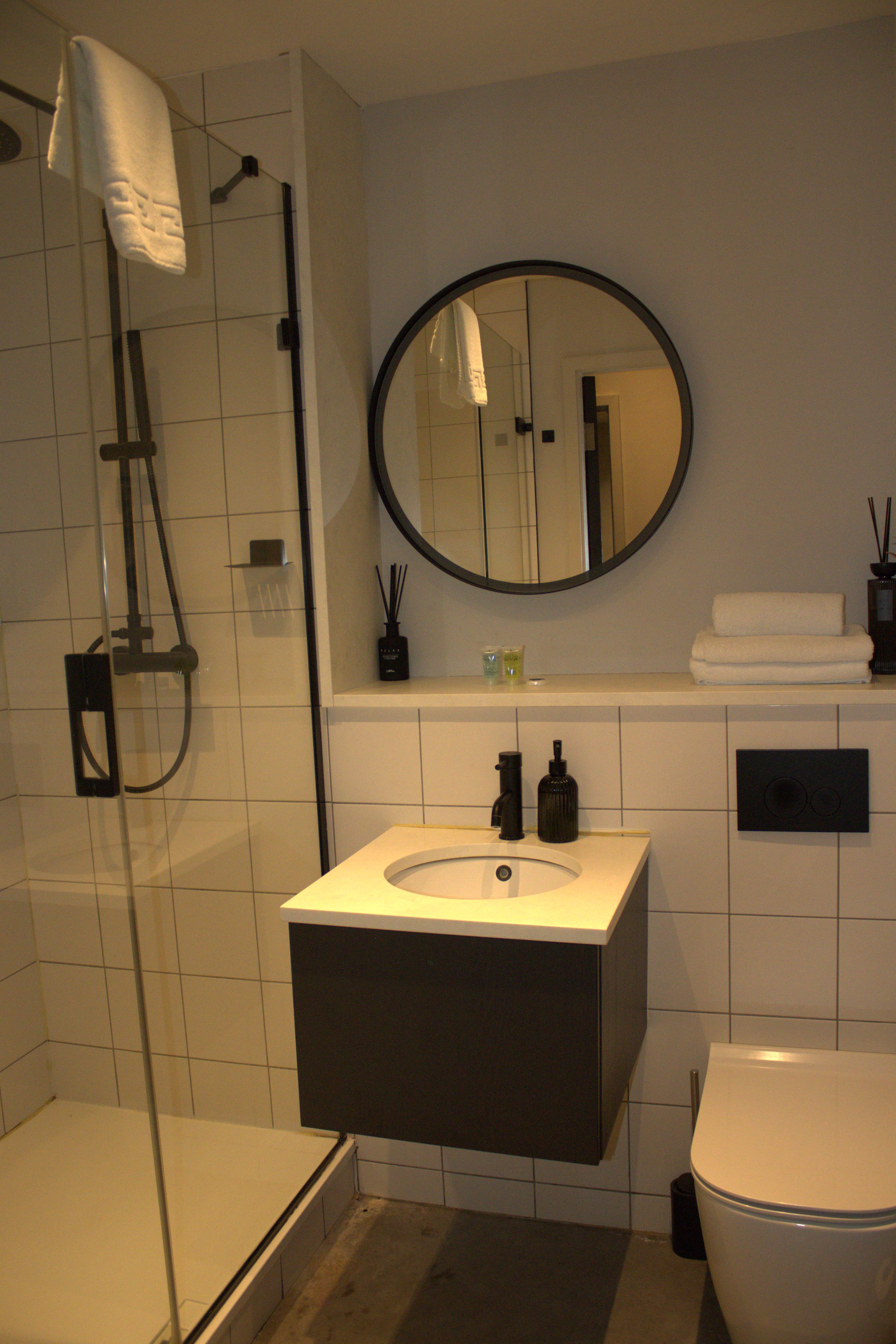 Effortless Stays at Luxury Birmingham 2BR Sleeps 6 in 27 Alcester Street B12 0NX - Property image 30 - VivreStays