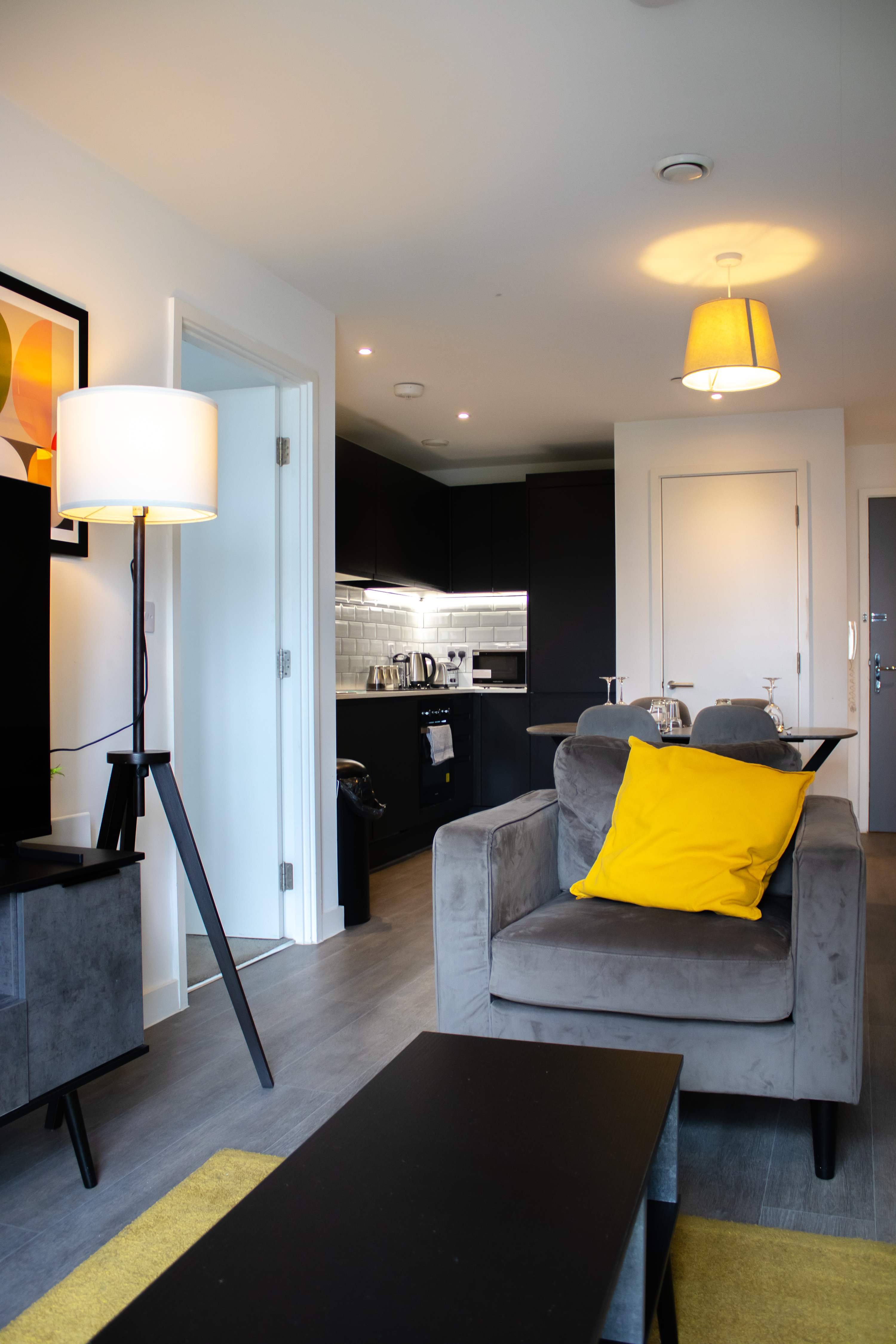 Effortless Stays at 2BR Escape OldTrafford Stadium in 86 Talbot Road M16 0UF - Property image 6 - VivreStays