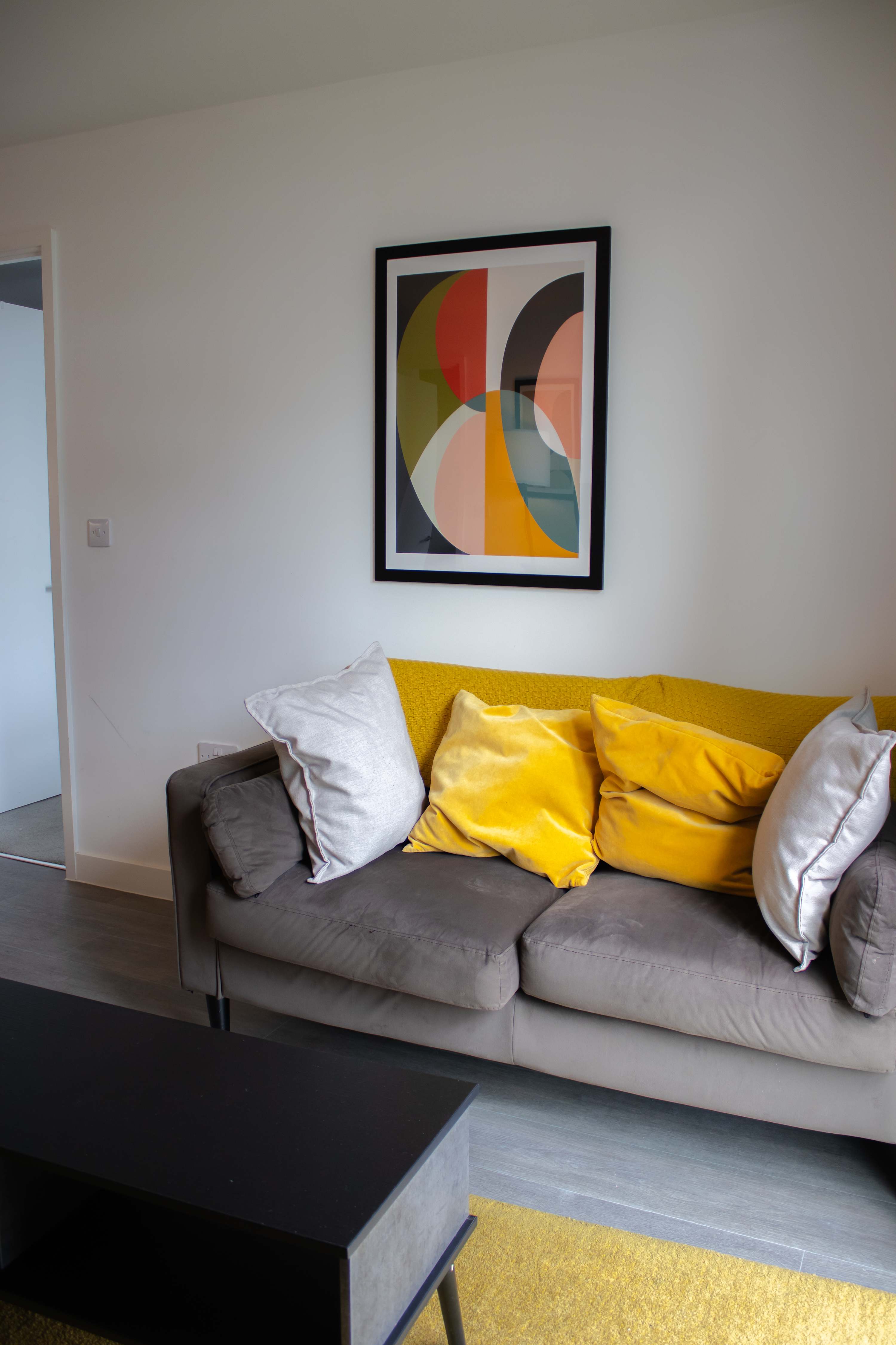Effortless Stays at 2BR Escape OldTrafford Stadium in 86 Talbot Road M16 0UF - Property image 3 - VivreStays