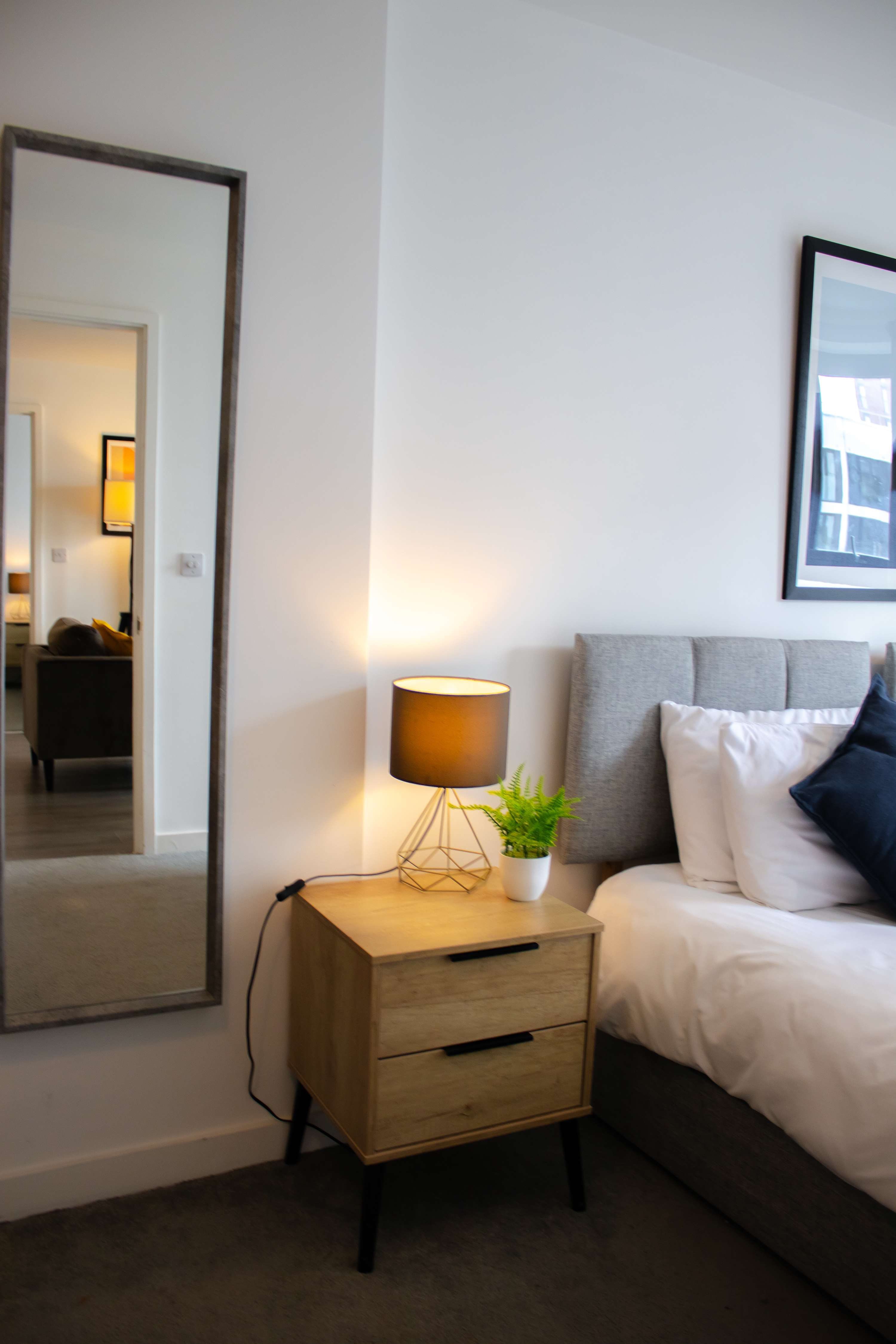 Effortless Stays at 2BR Escape OldTrafford Stadium in 86 Talbot Road M16 0UF - Property image 14 - VivreStays