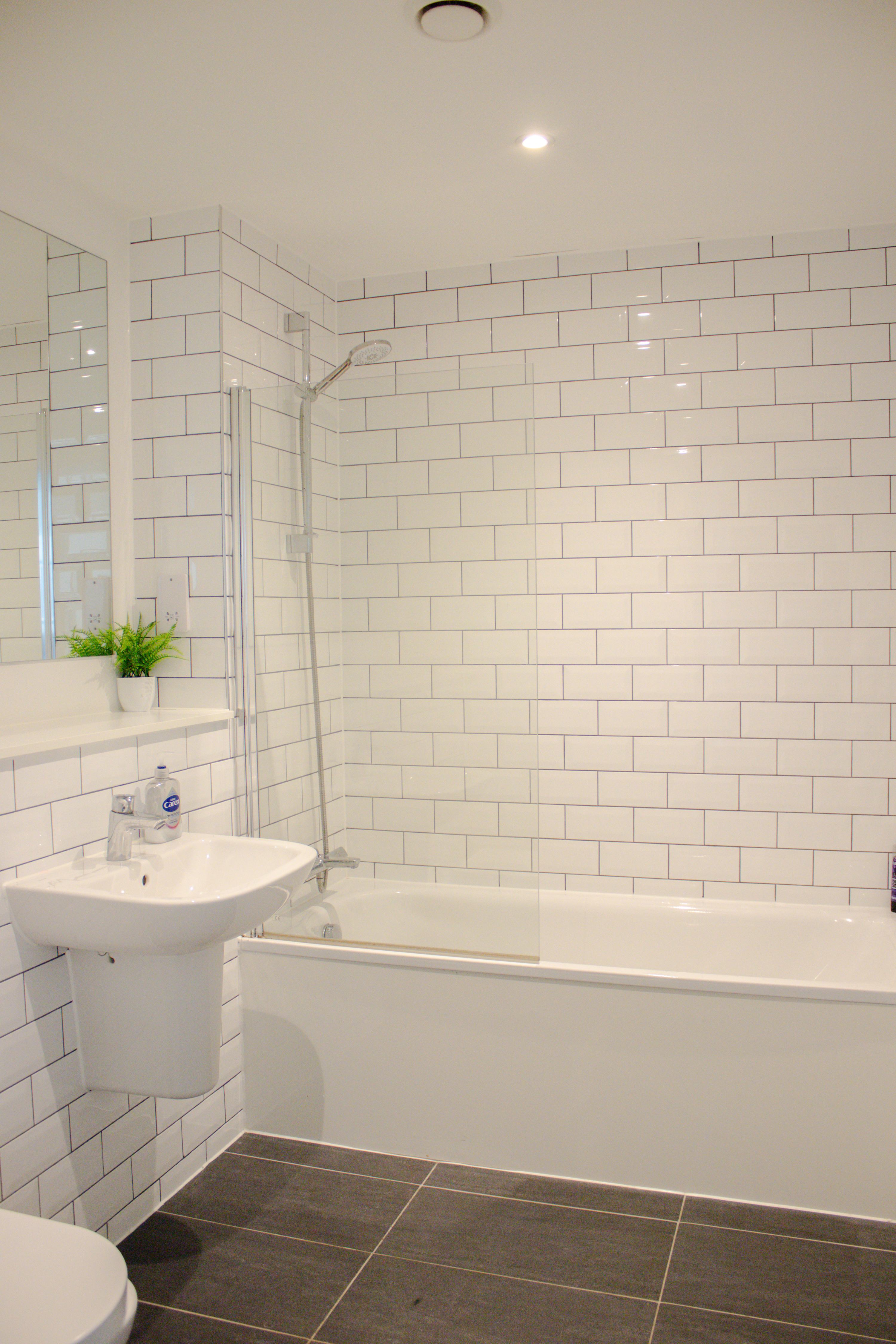 Effortless Stays at 2BR Escape OldTrafford Stadium in 86 Talbot Road M16 0UF - Property image 17 - VivreStays