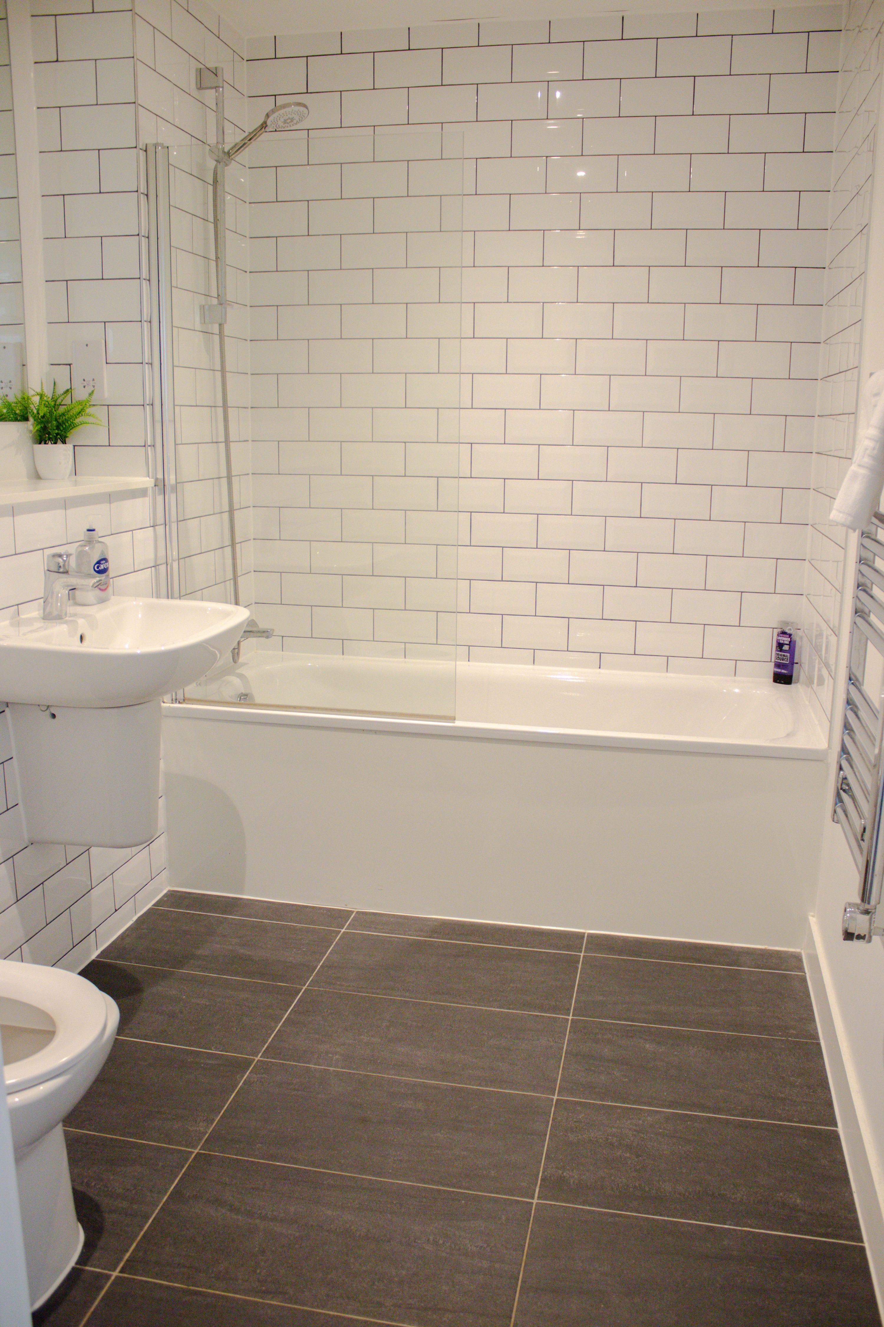 Effortless Stays at 2BR Escape OldTrafford Stadium in 86 Talbot Road M16 0UF - Property image 18 - VivreStays